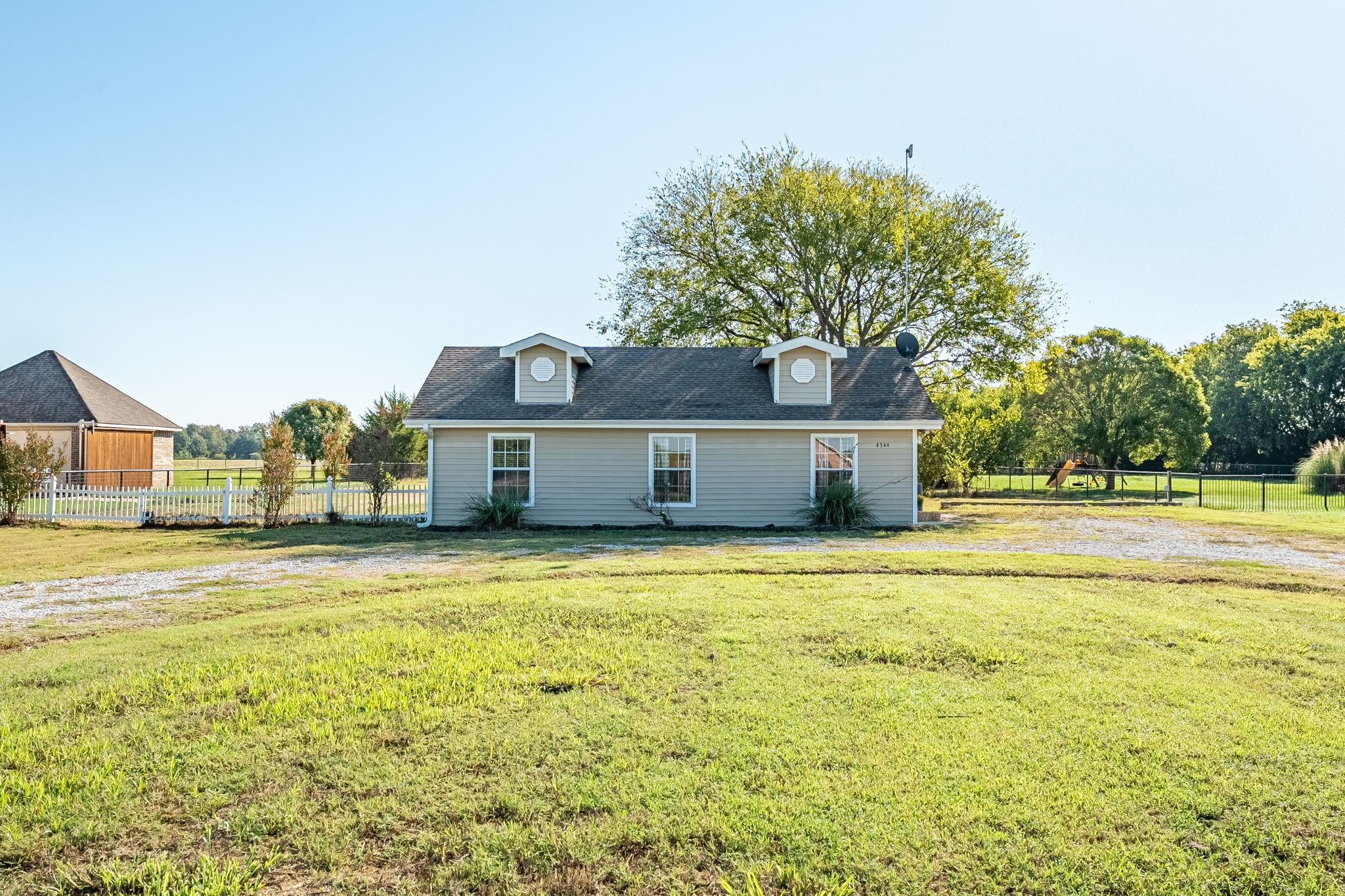 main property photo 13