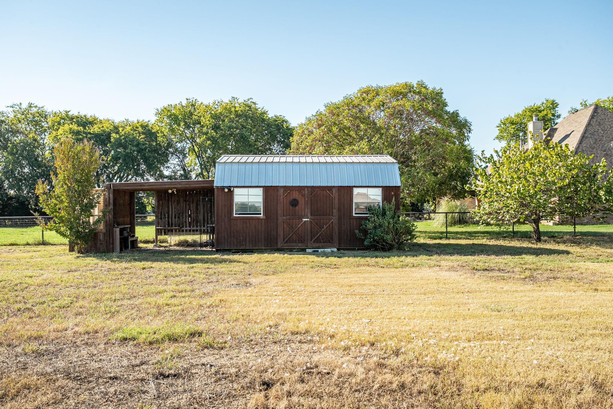 main property photo 9