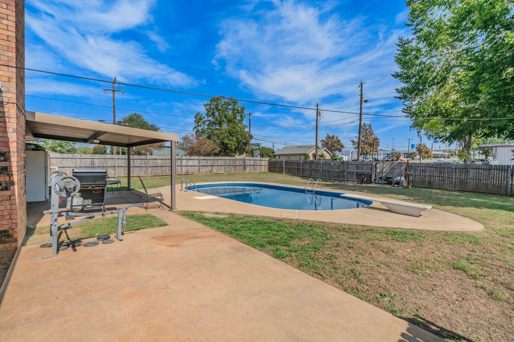main property photo 17