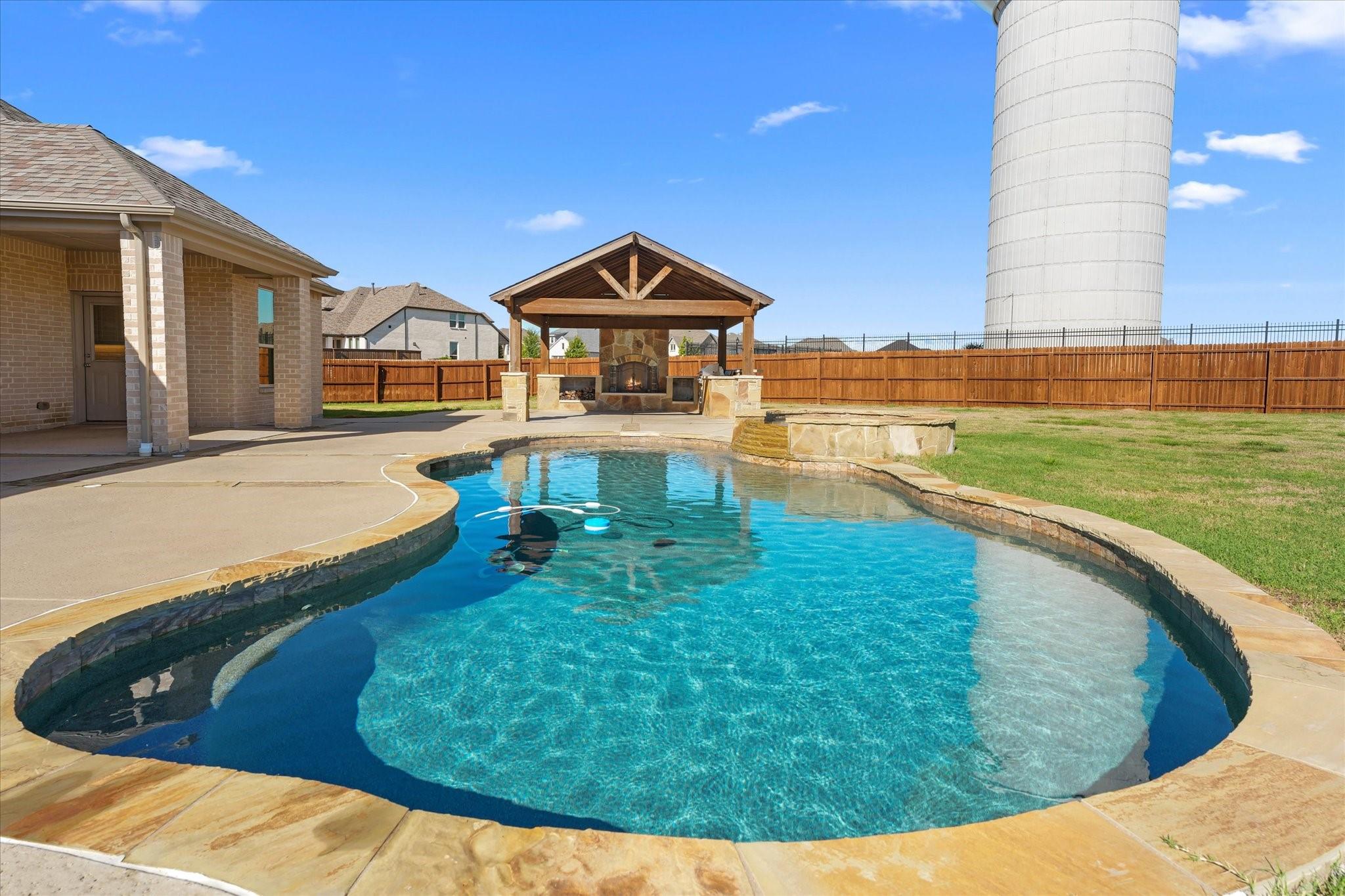 main property photo 29