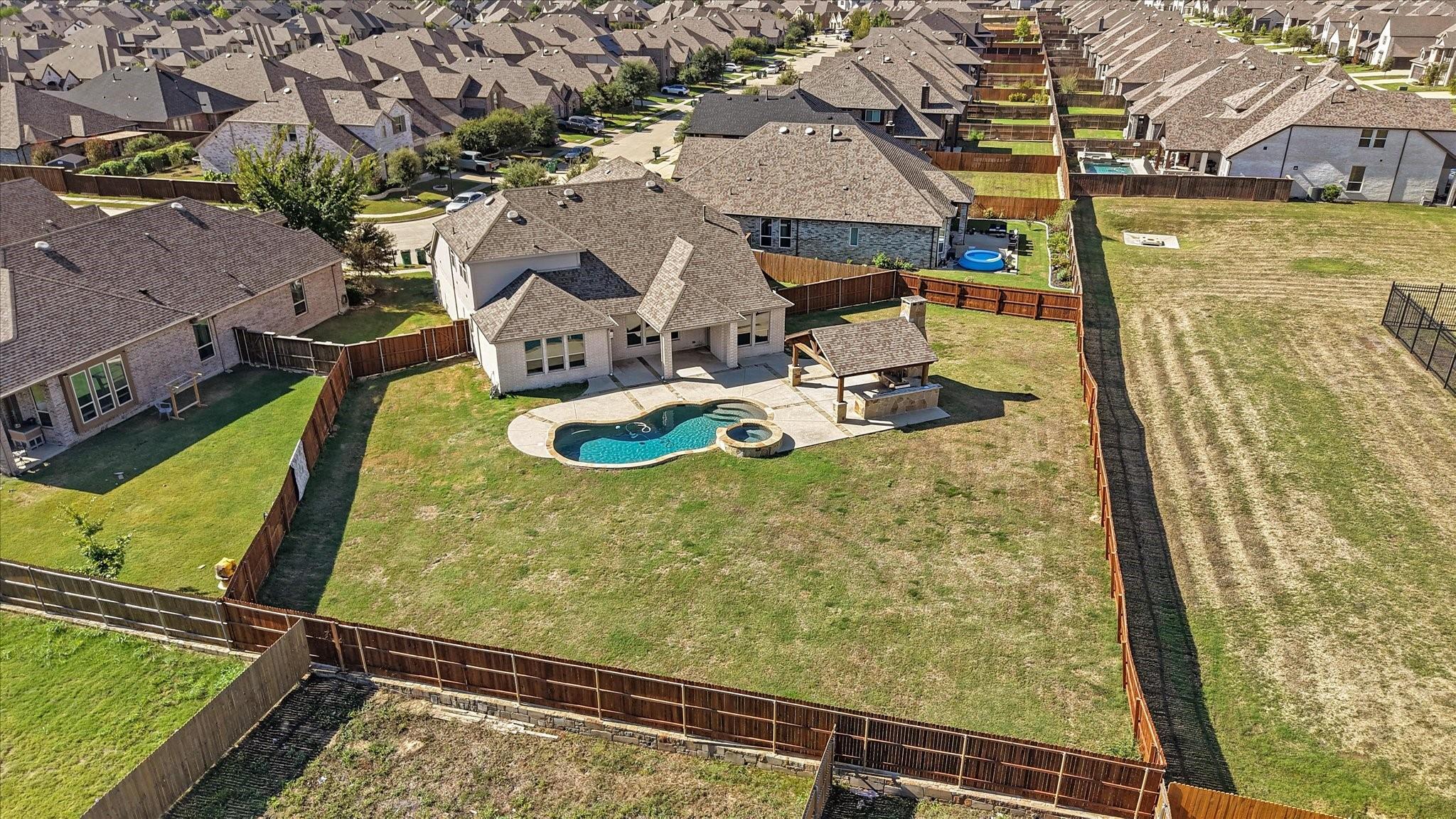 main property photo 33