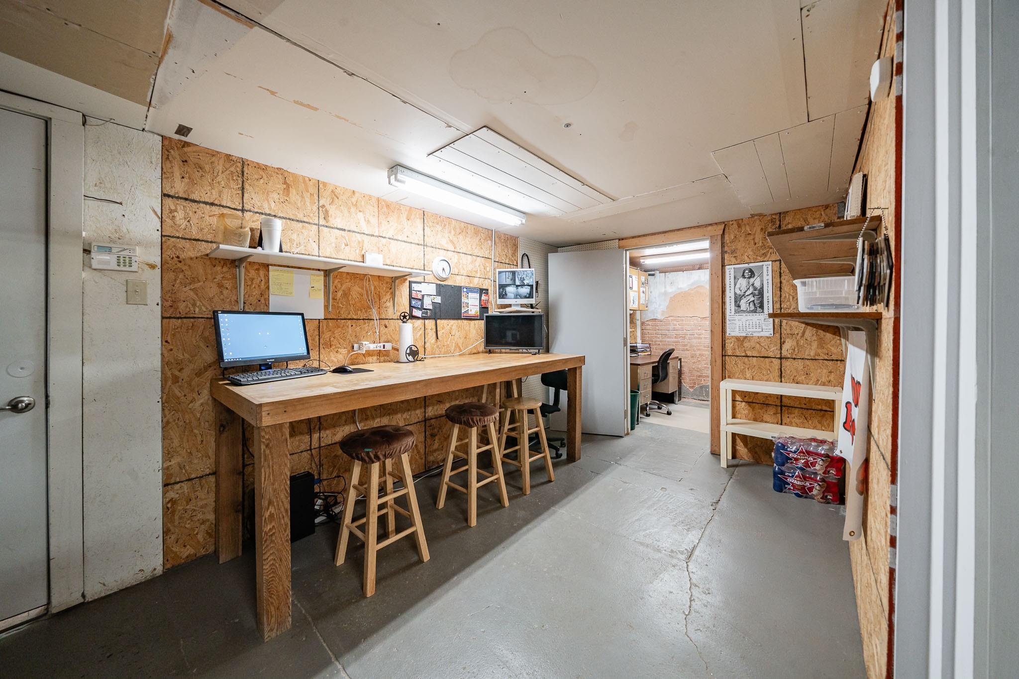main property photo 25