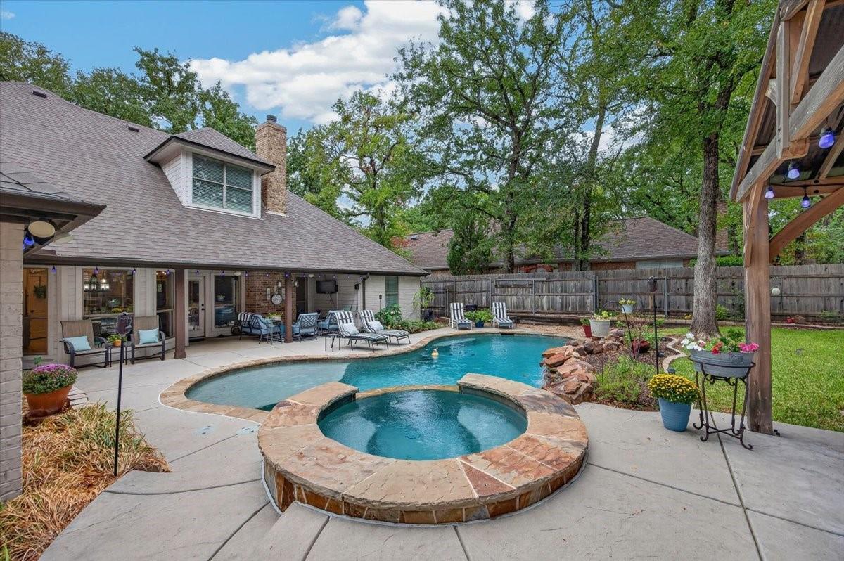 main property photo 32