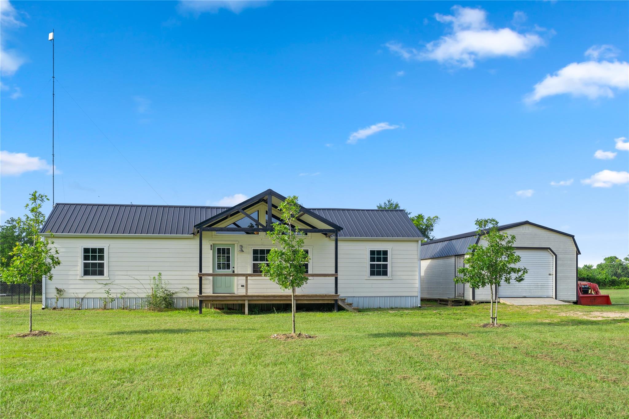 main property photo 23