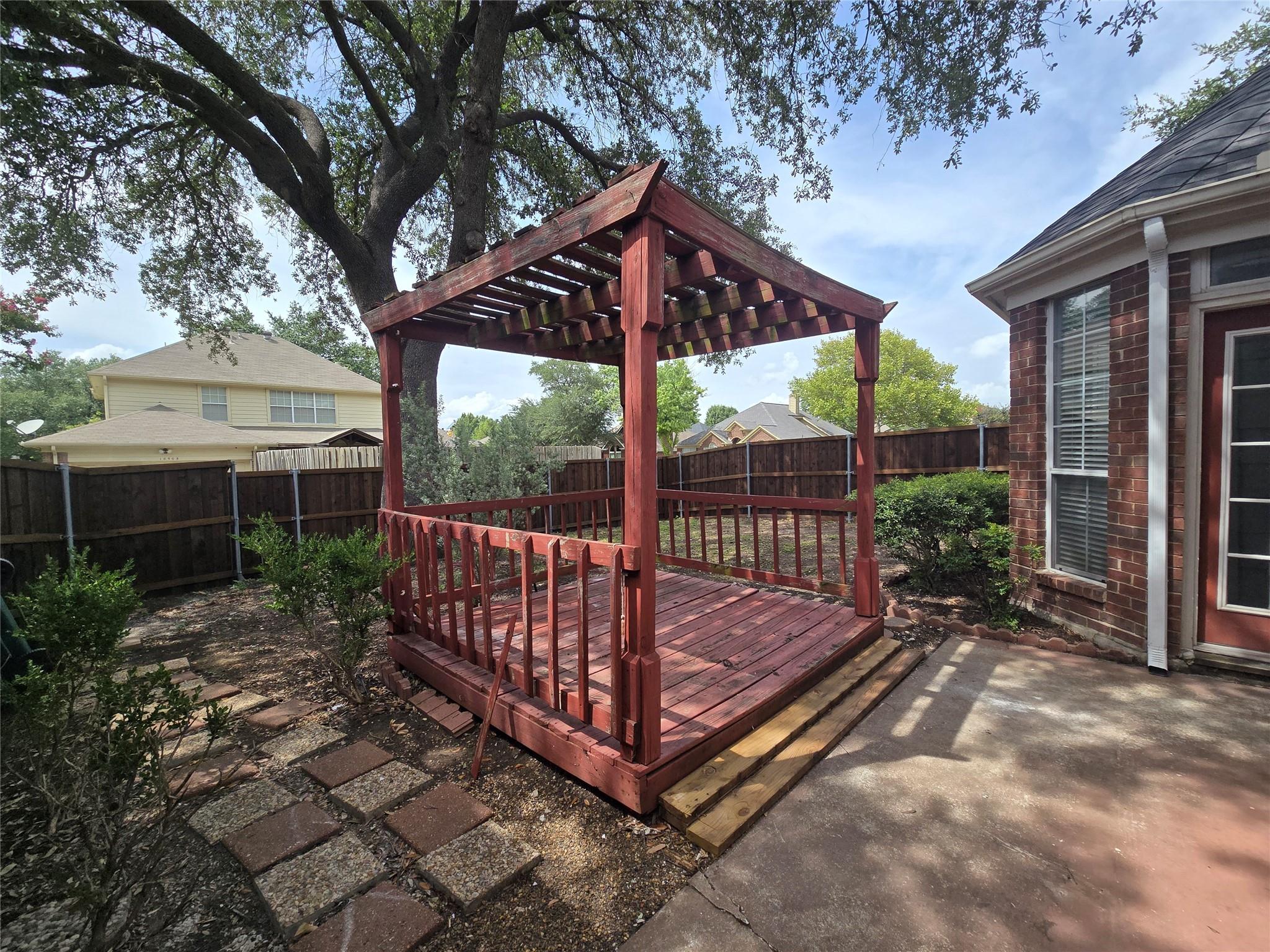 main property photo 20