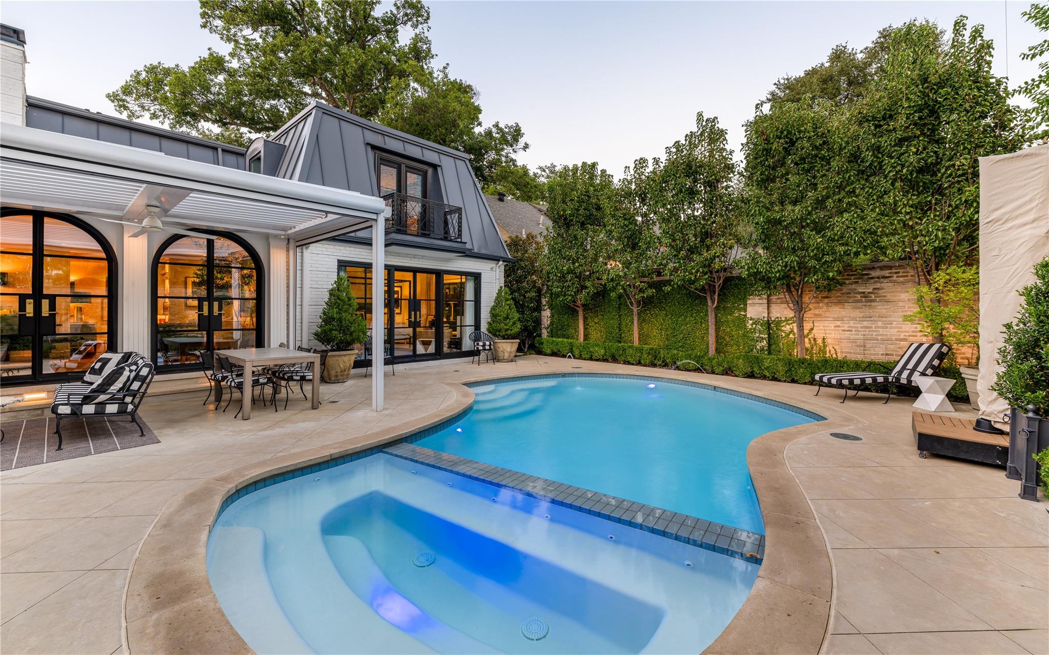main property photo 17