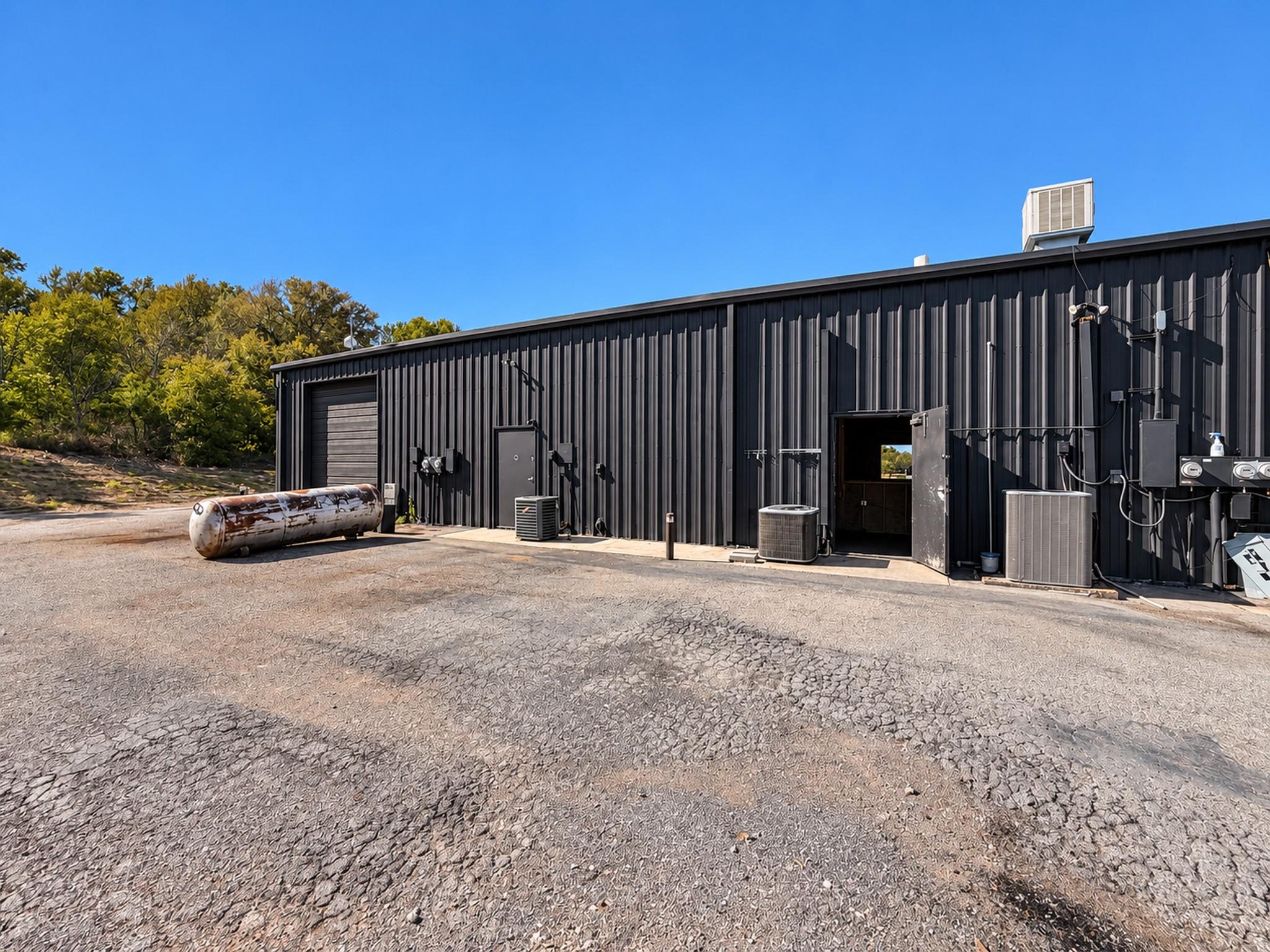 main property photo 11