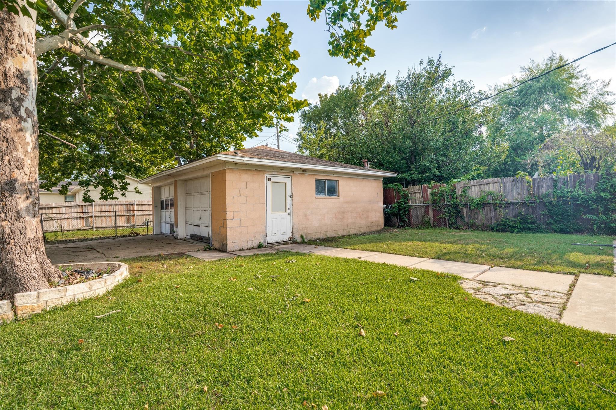 main property photo 21