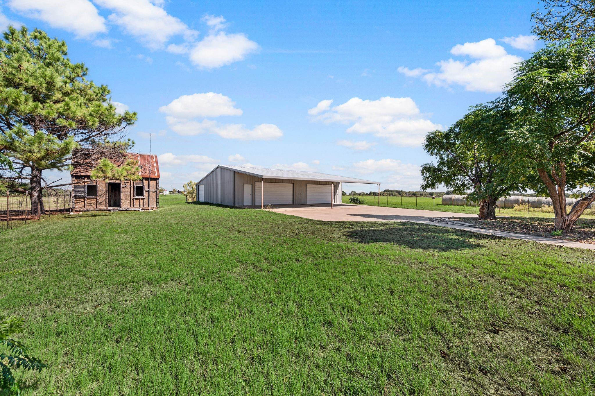 main property photo 11