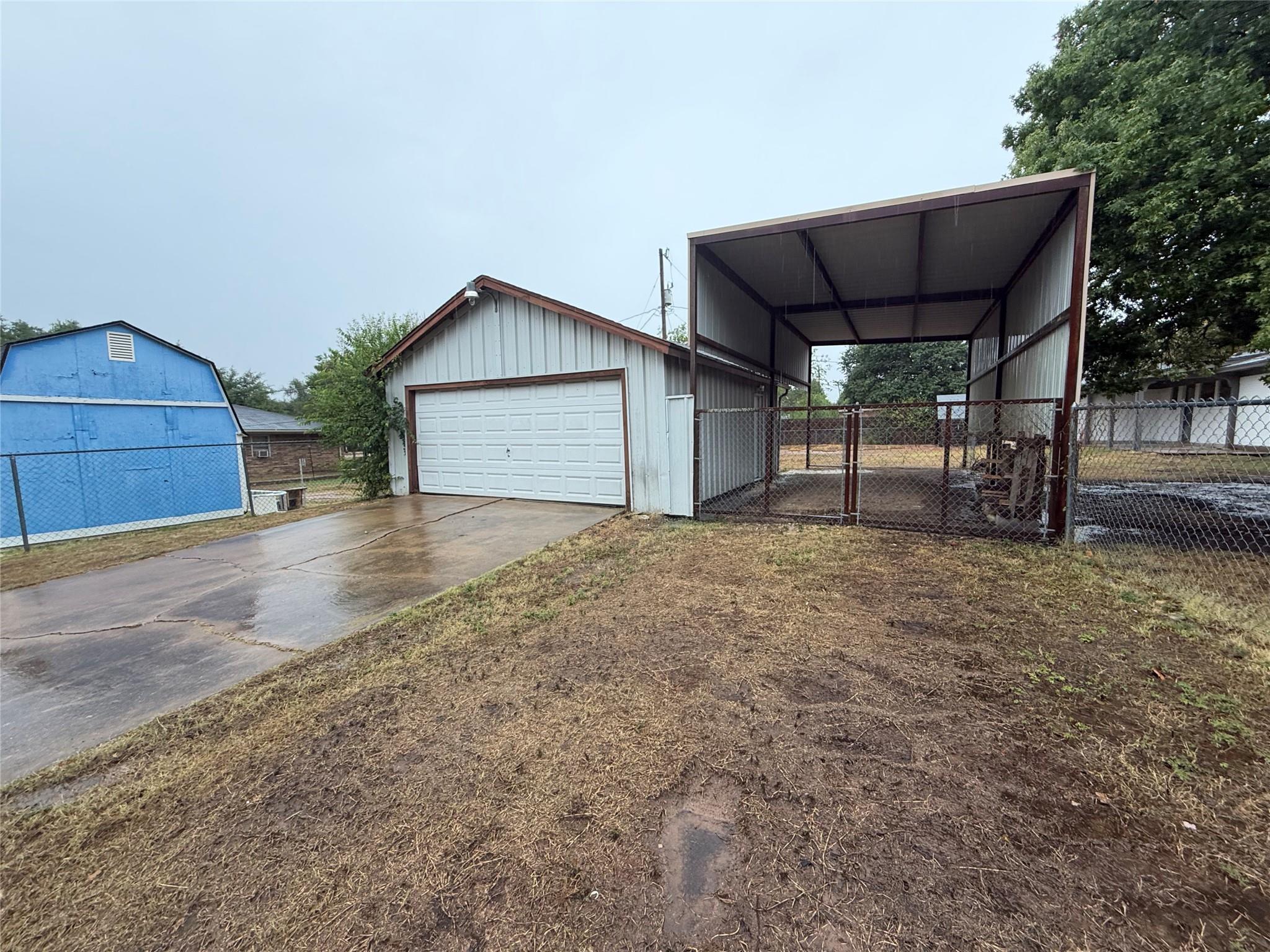 main property photo 23
