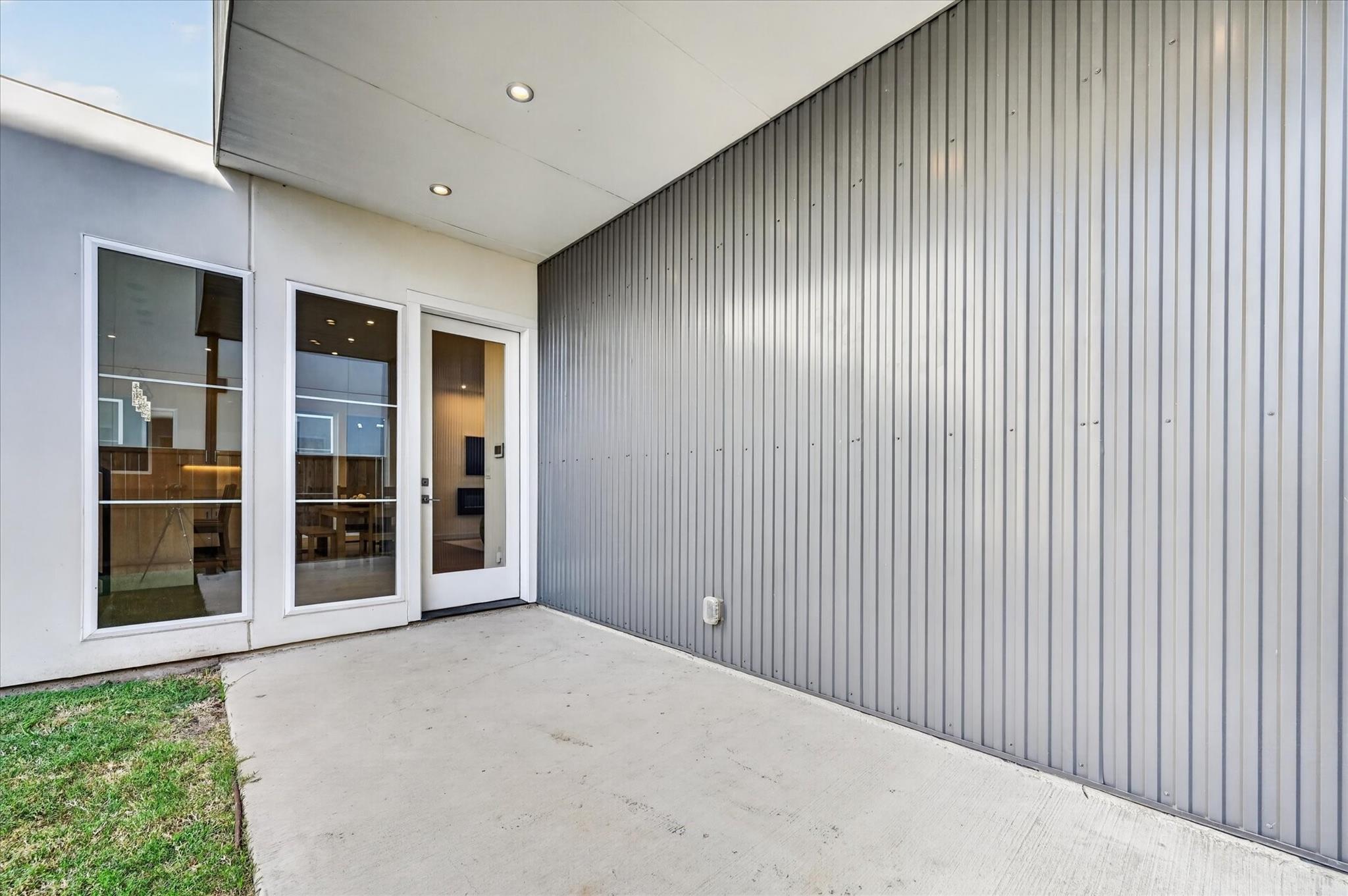main property photo 37