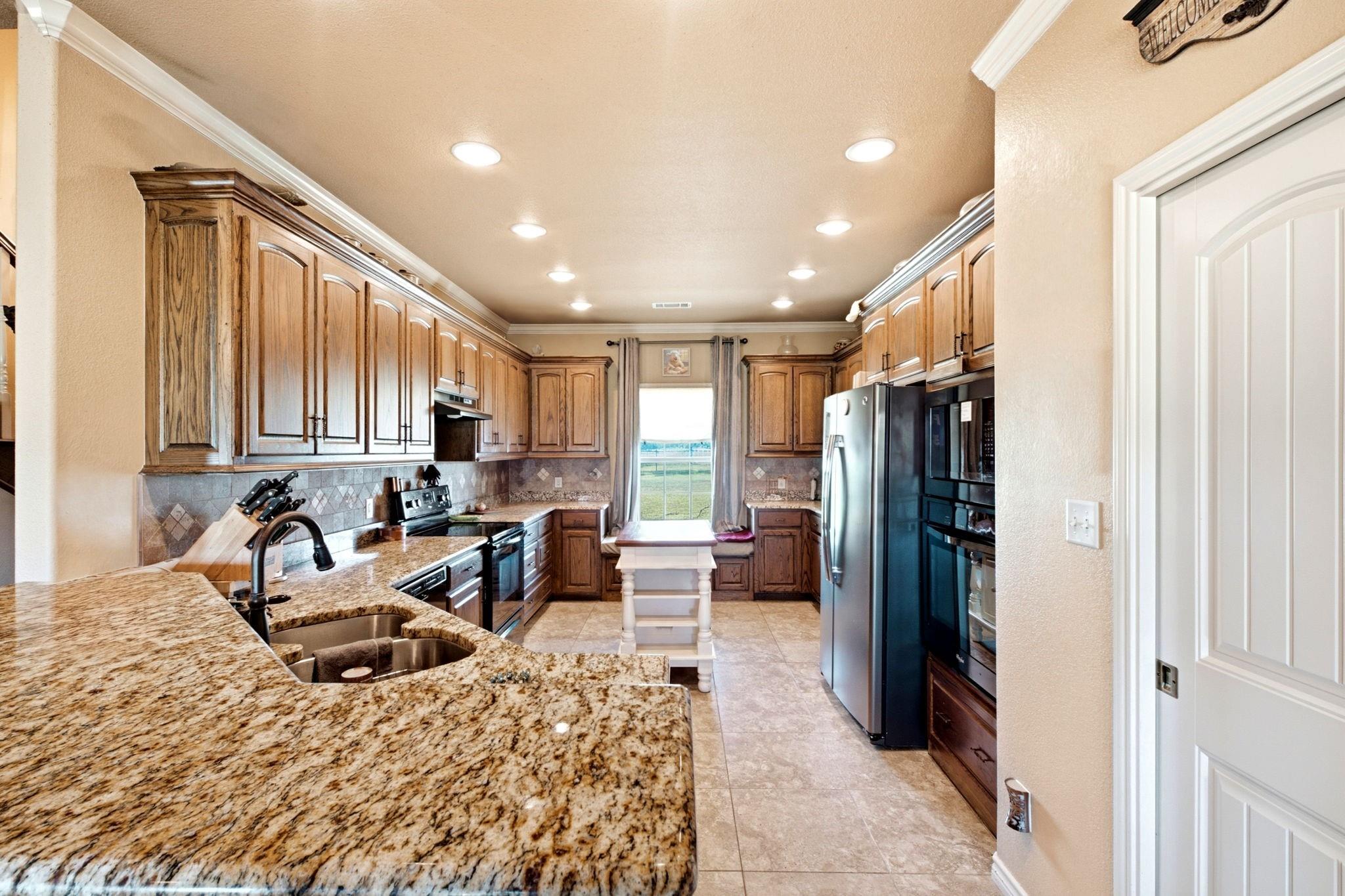 main property photo 10