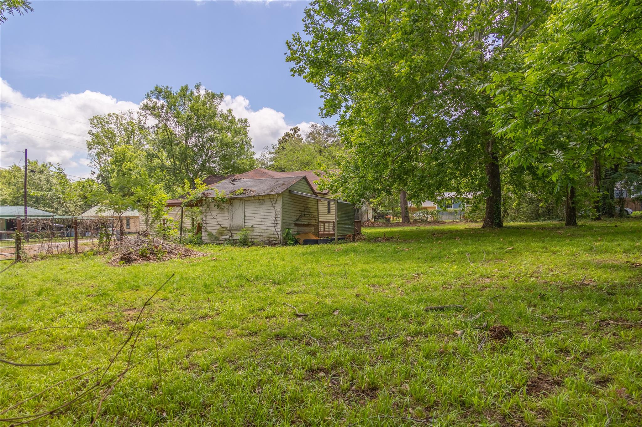 main property photo 20
