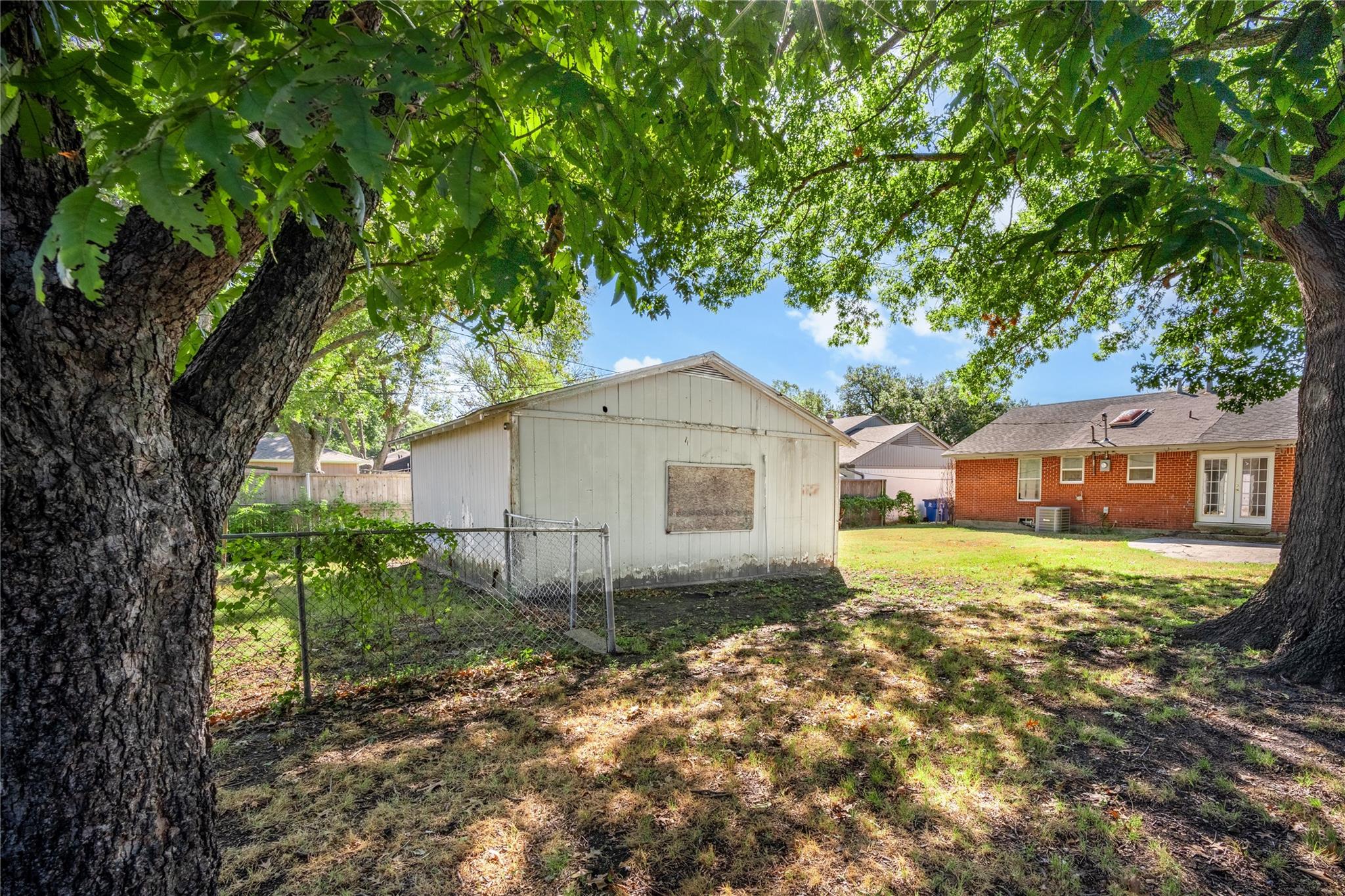 main property photo 17