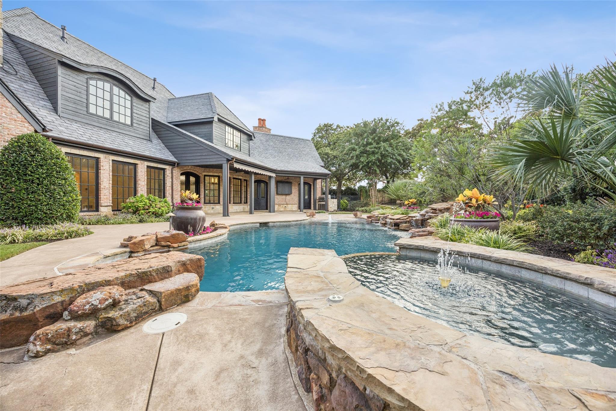 main property photo 34