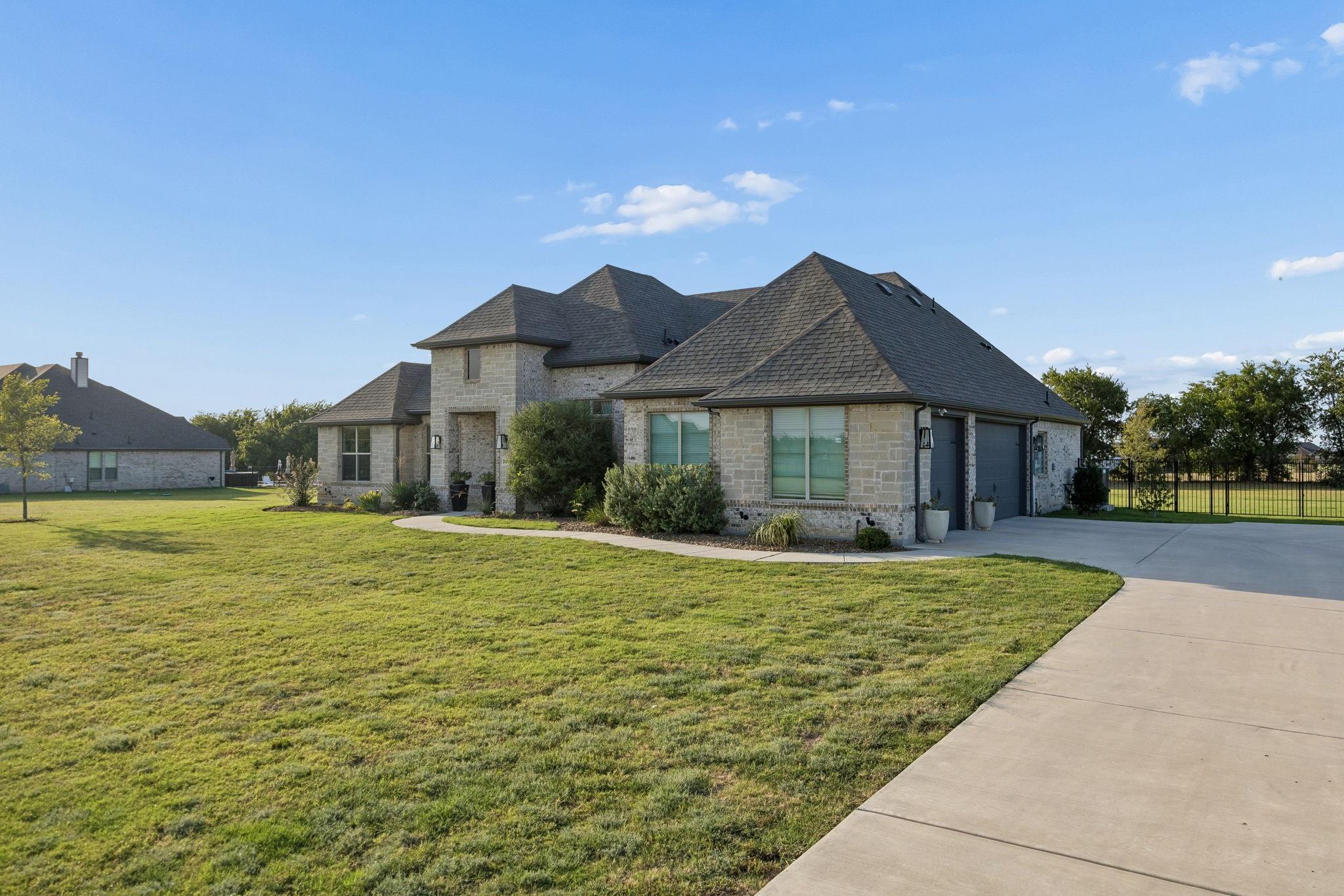 main property photo 6
