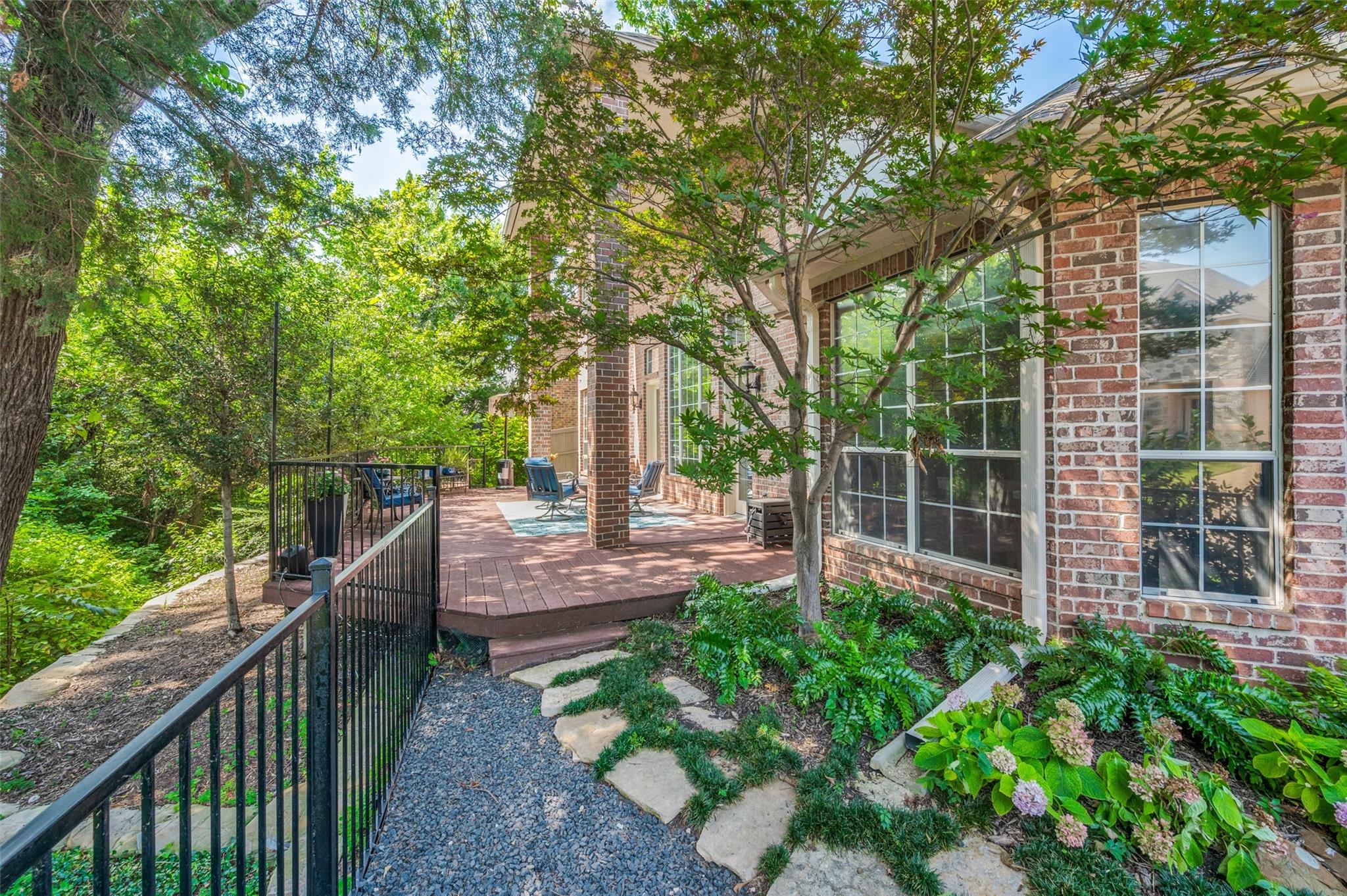 main property photo 24