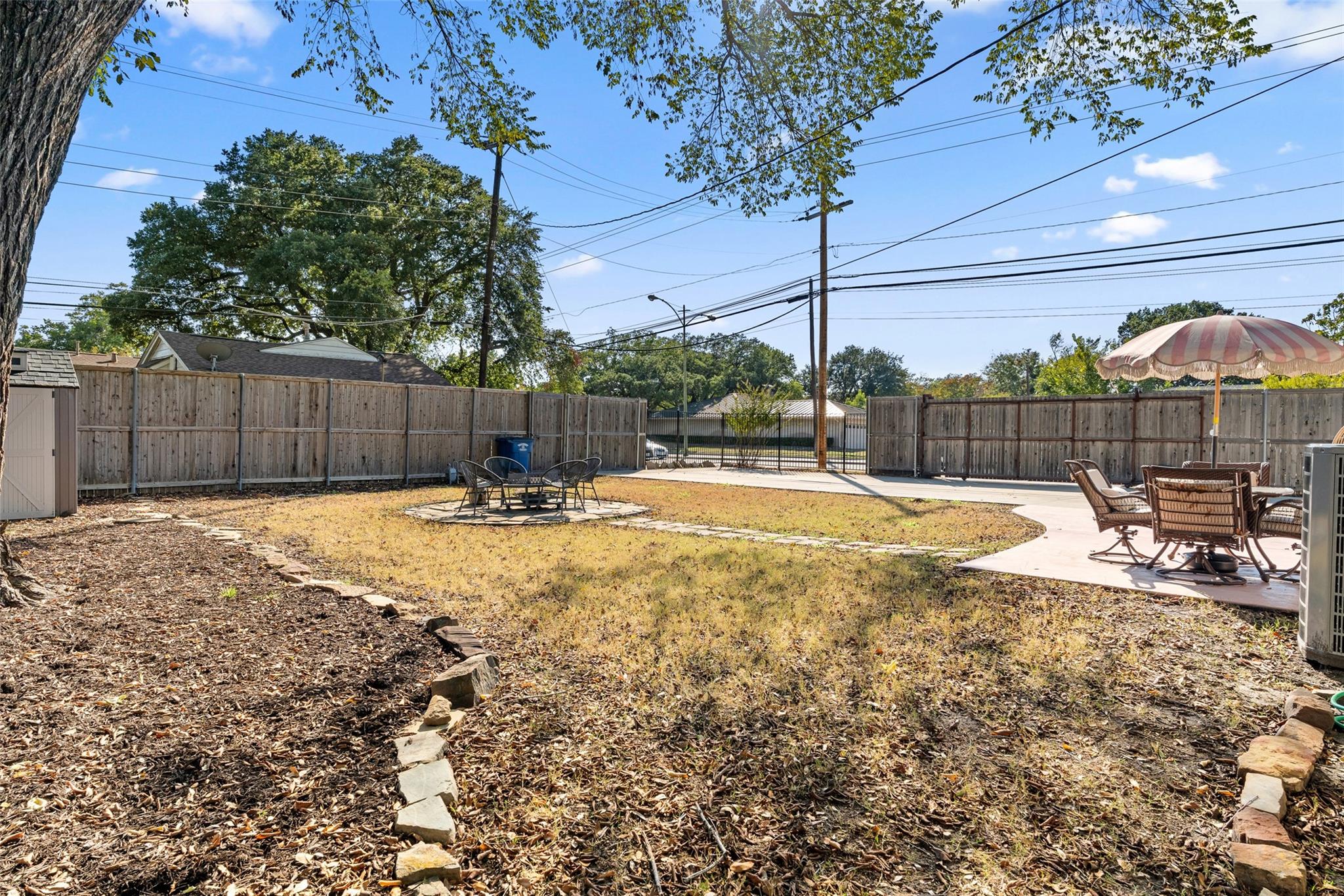 main property photo 34