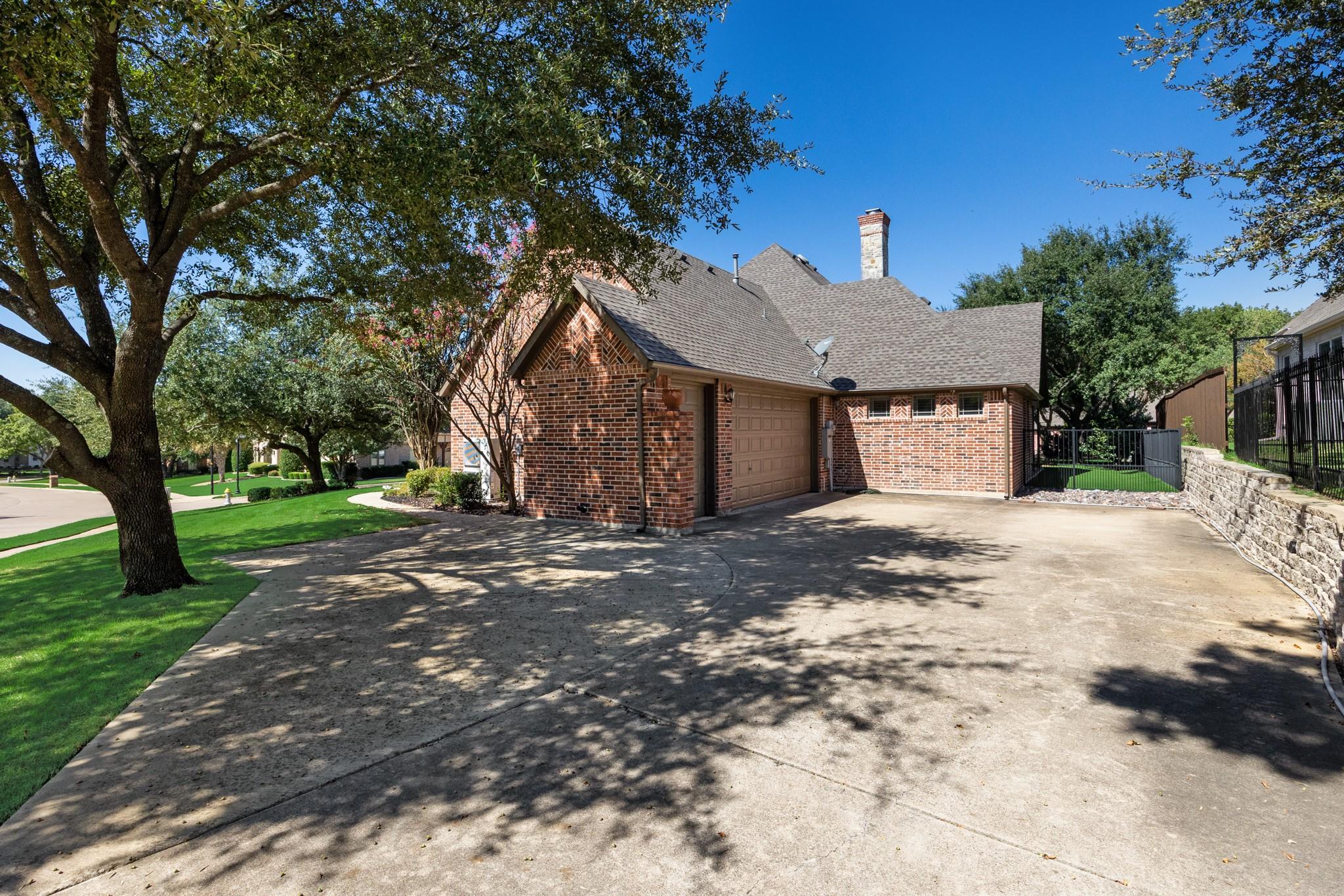 main property photo 33
