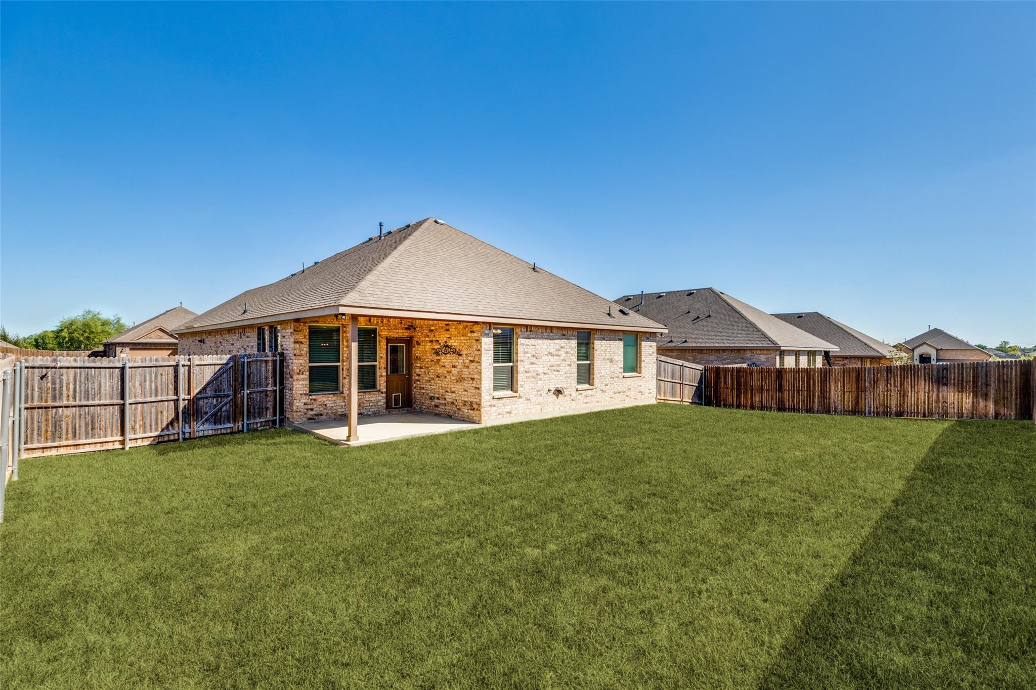 main property photo 17
