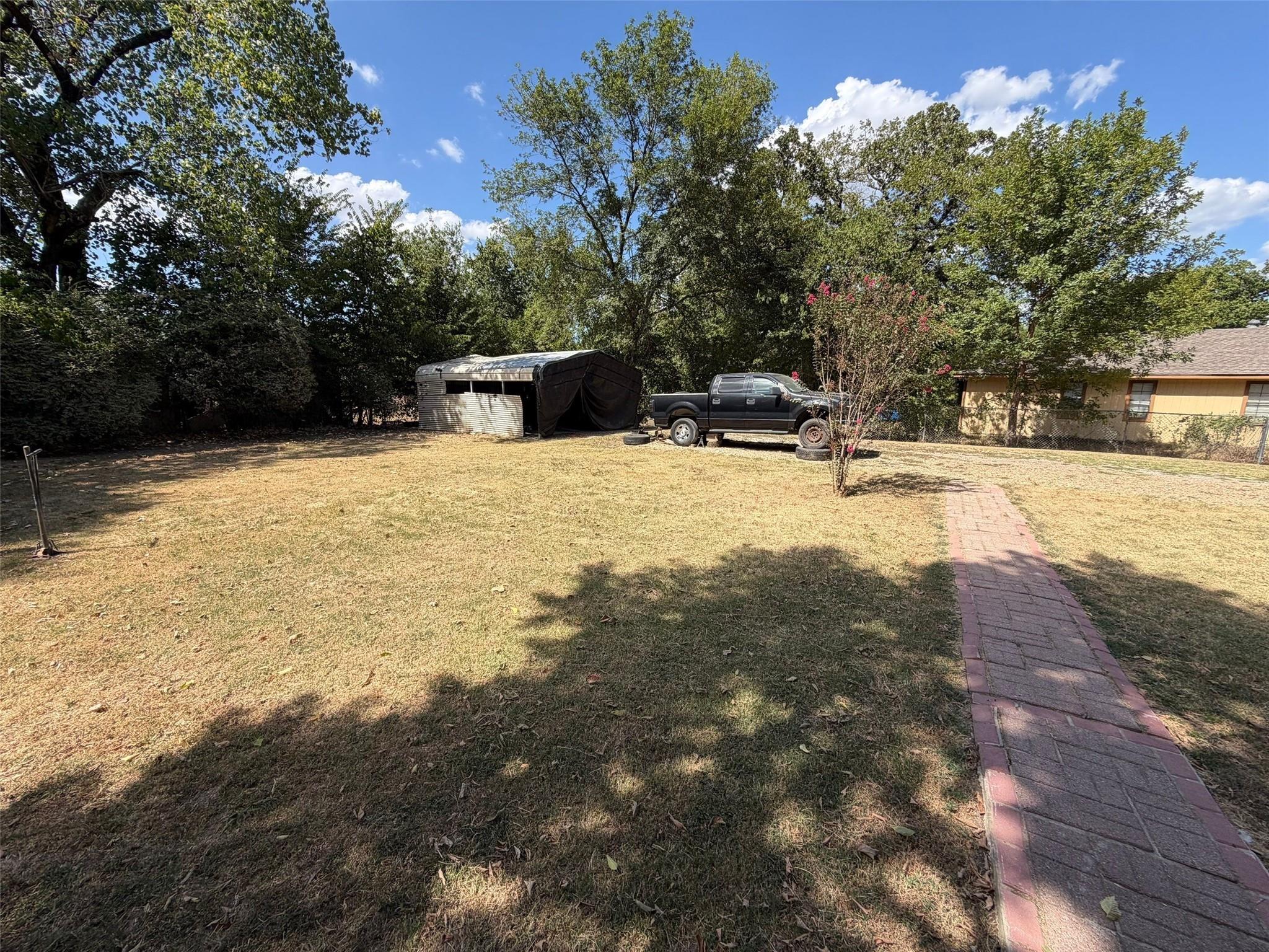 main property photo 13