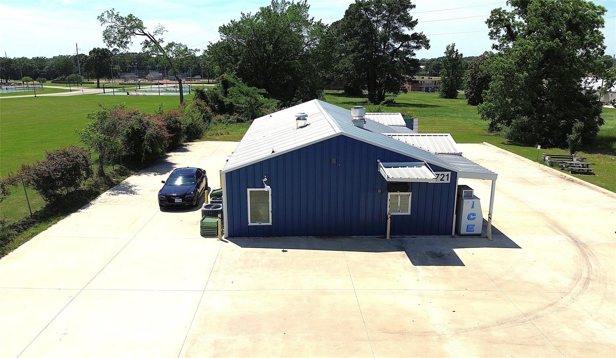 main property photo 25