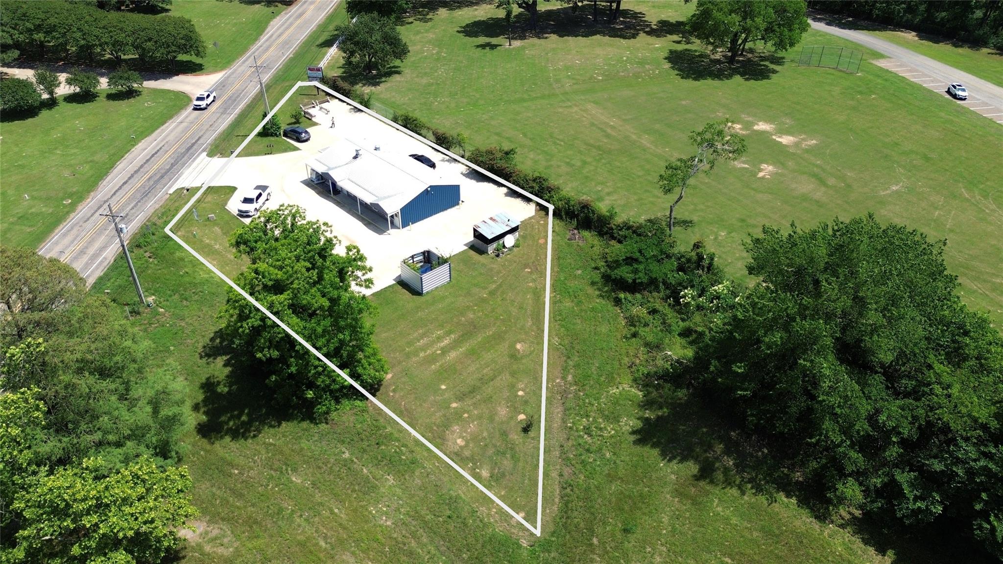 main property photo 31