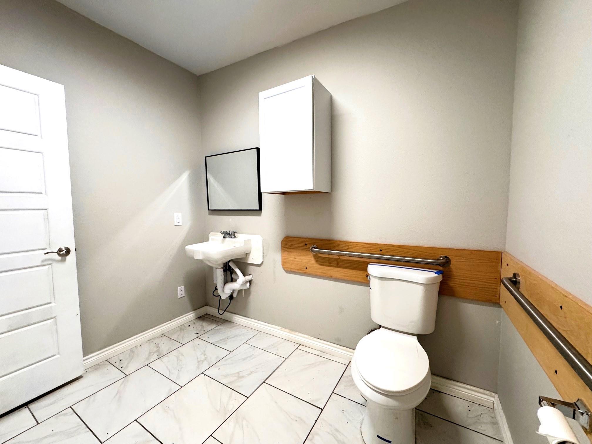 main property photo 8