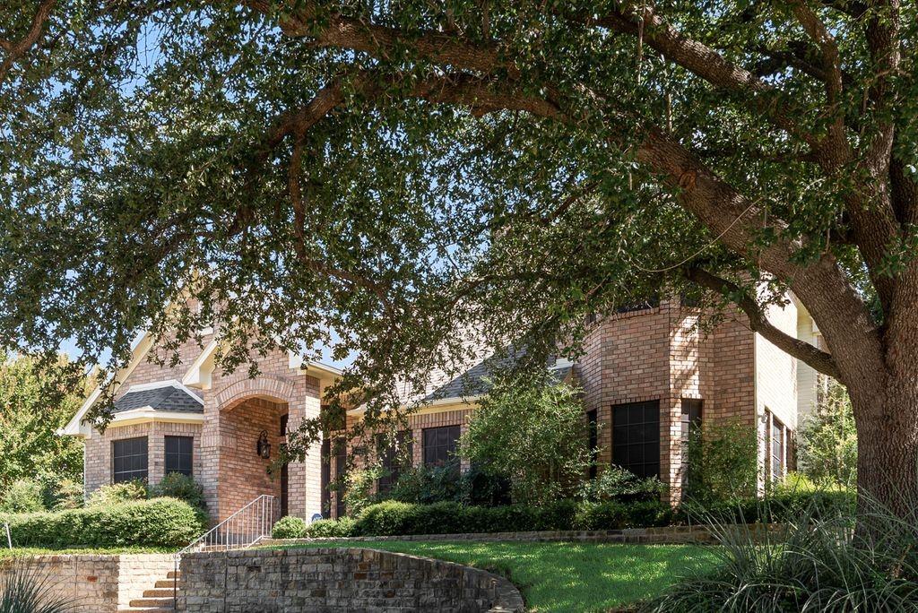 main property photo 32