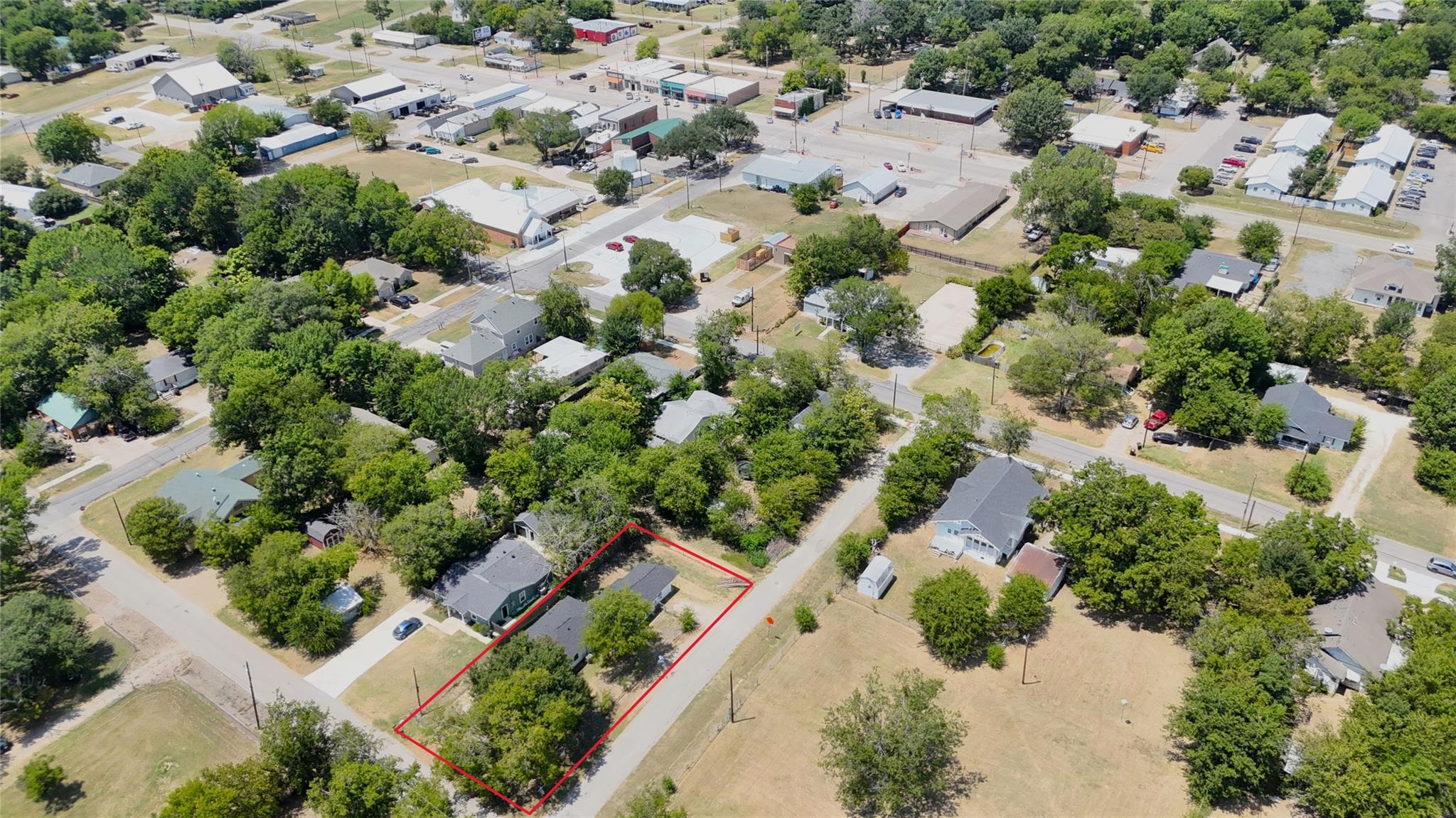 main property photo 28