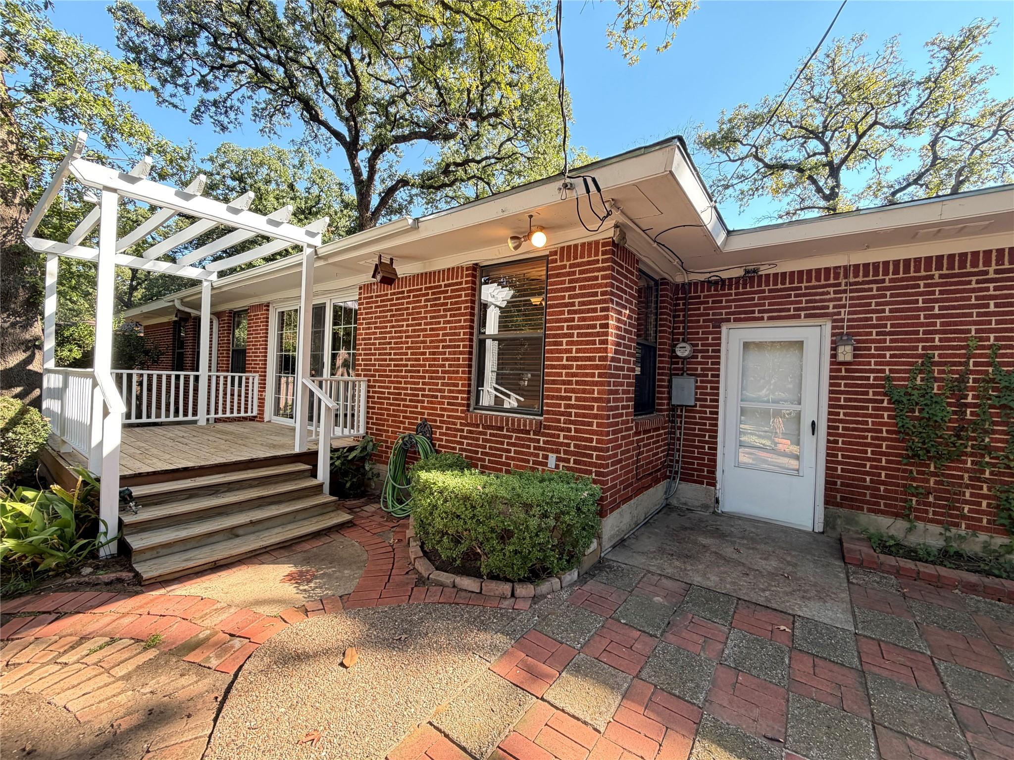 main property photo 20