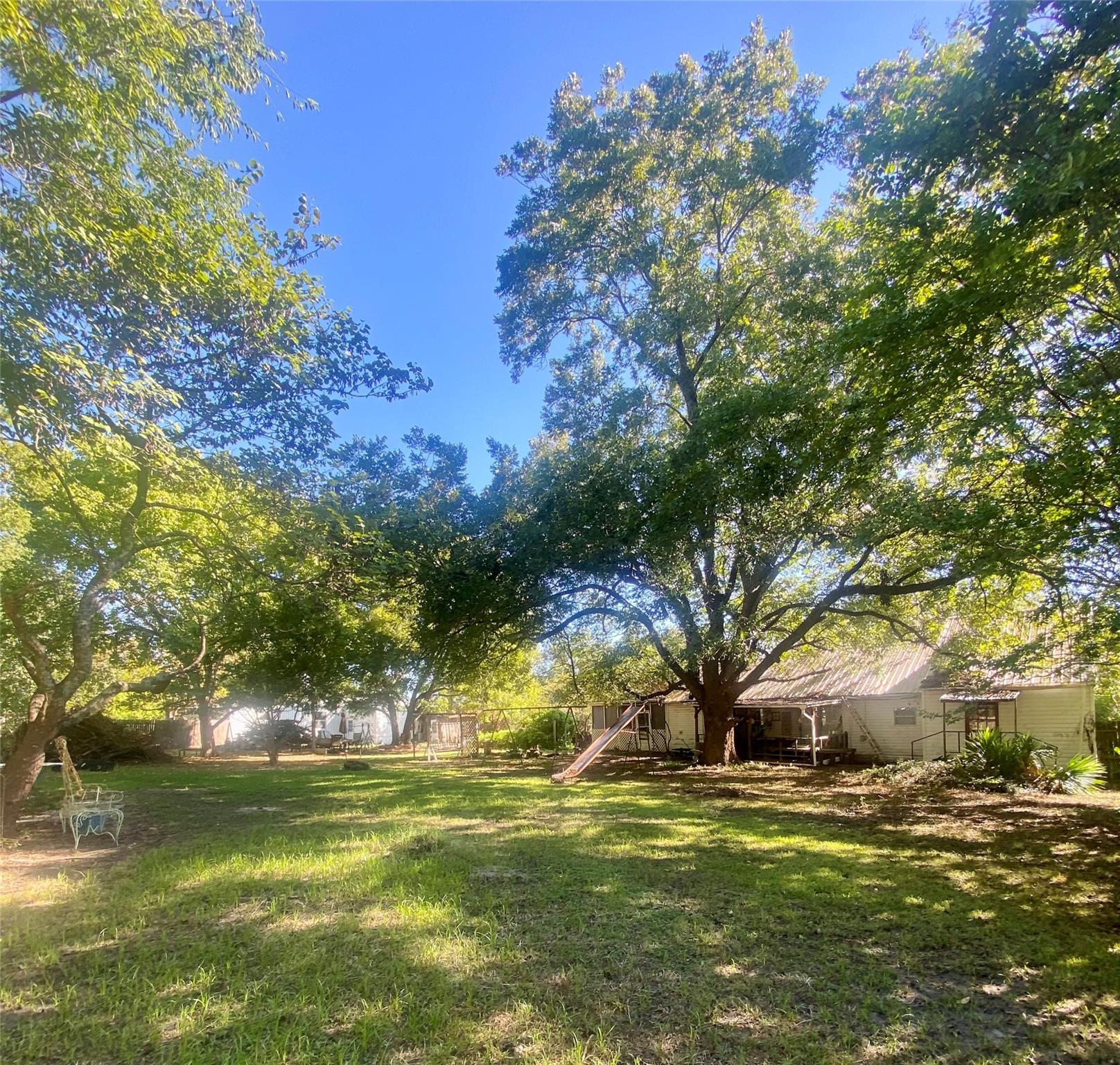 main property photo 18