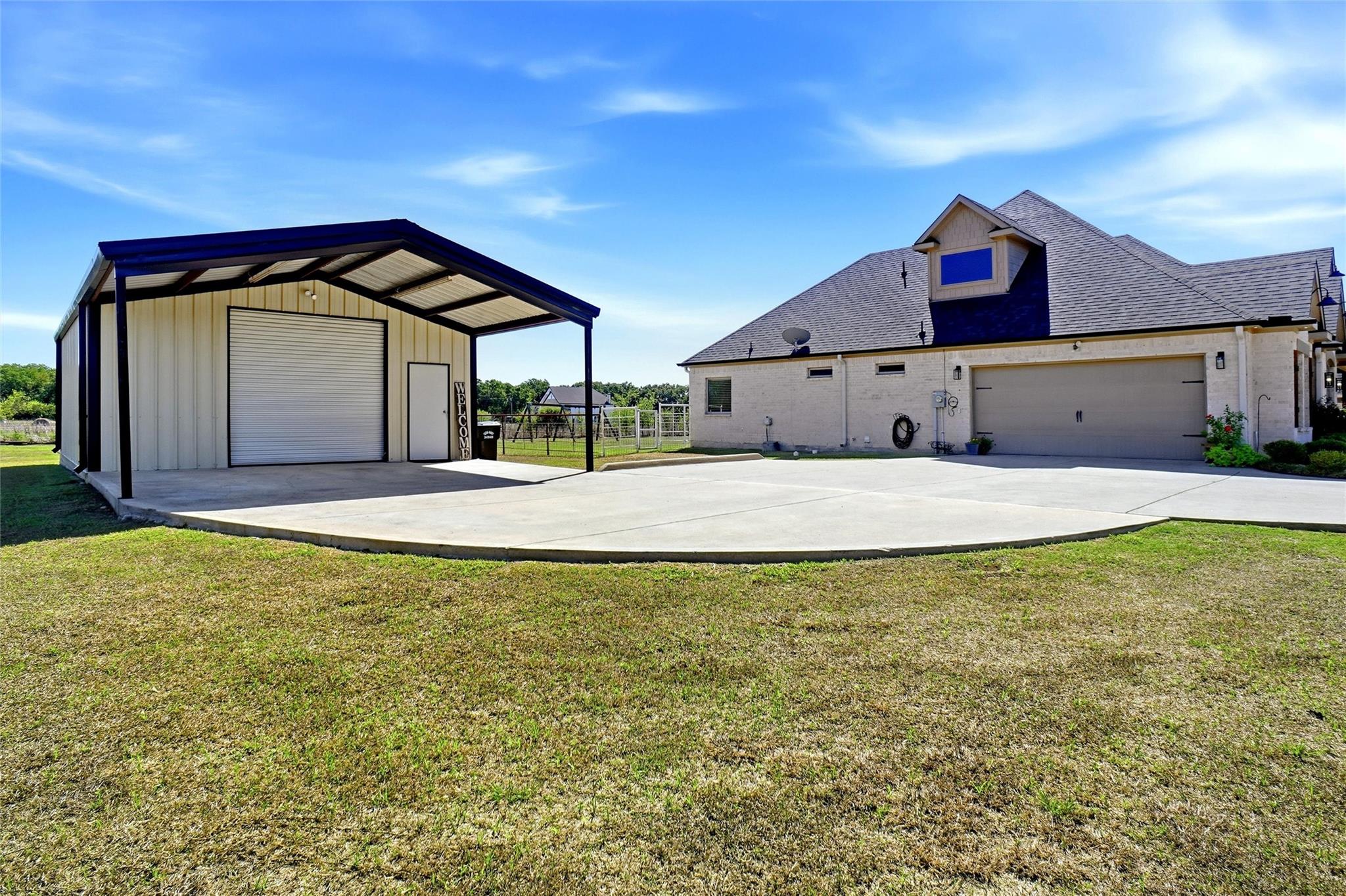 main property photo 22