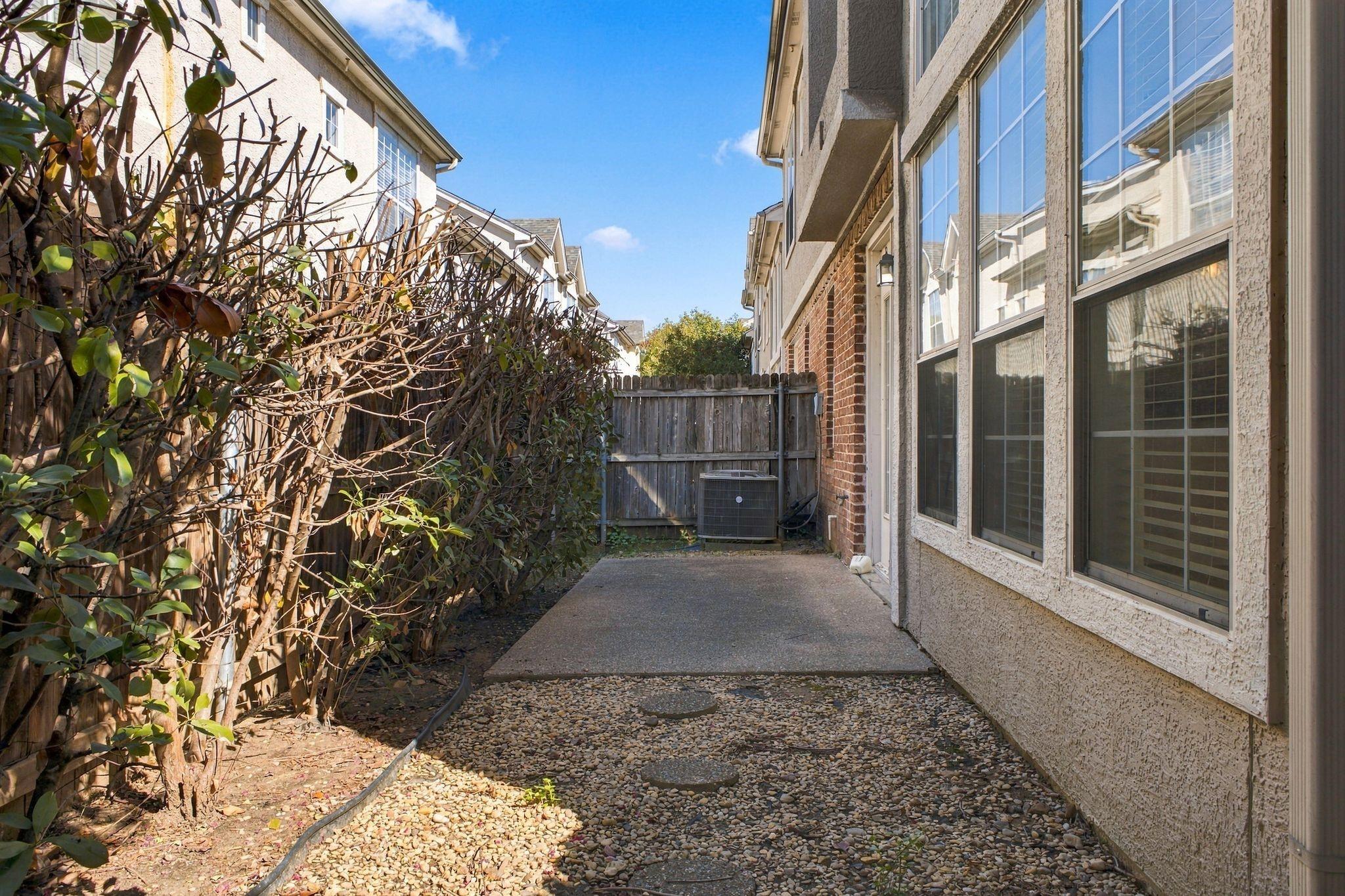 main property photo 25