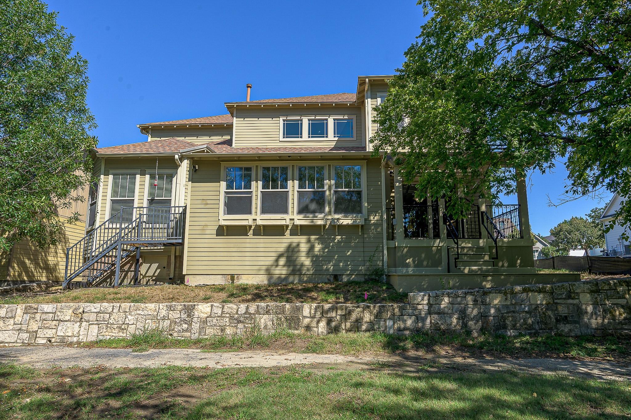 main property photo 32