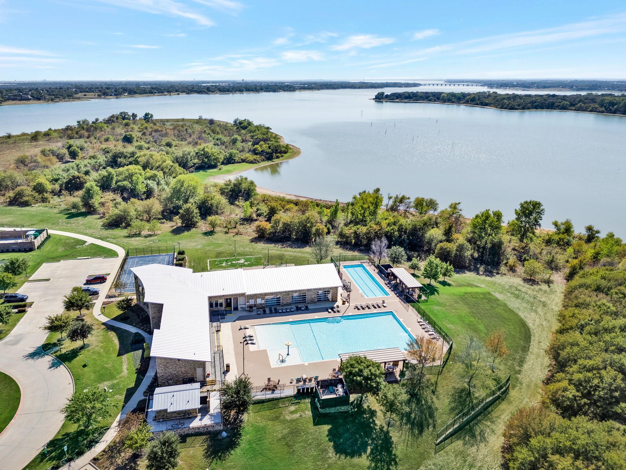 main property photo 32