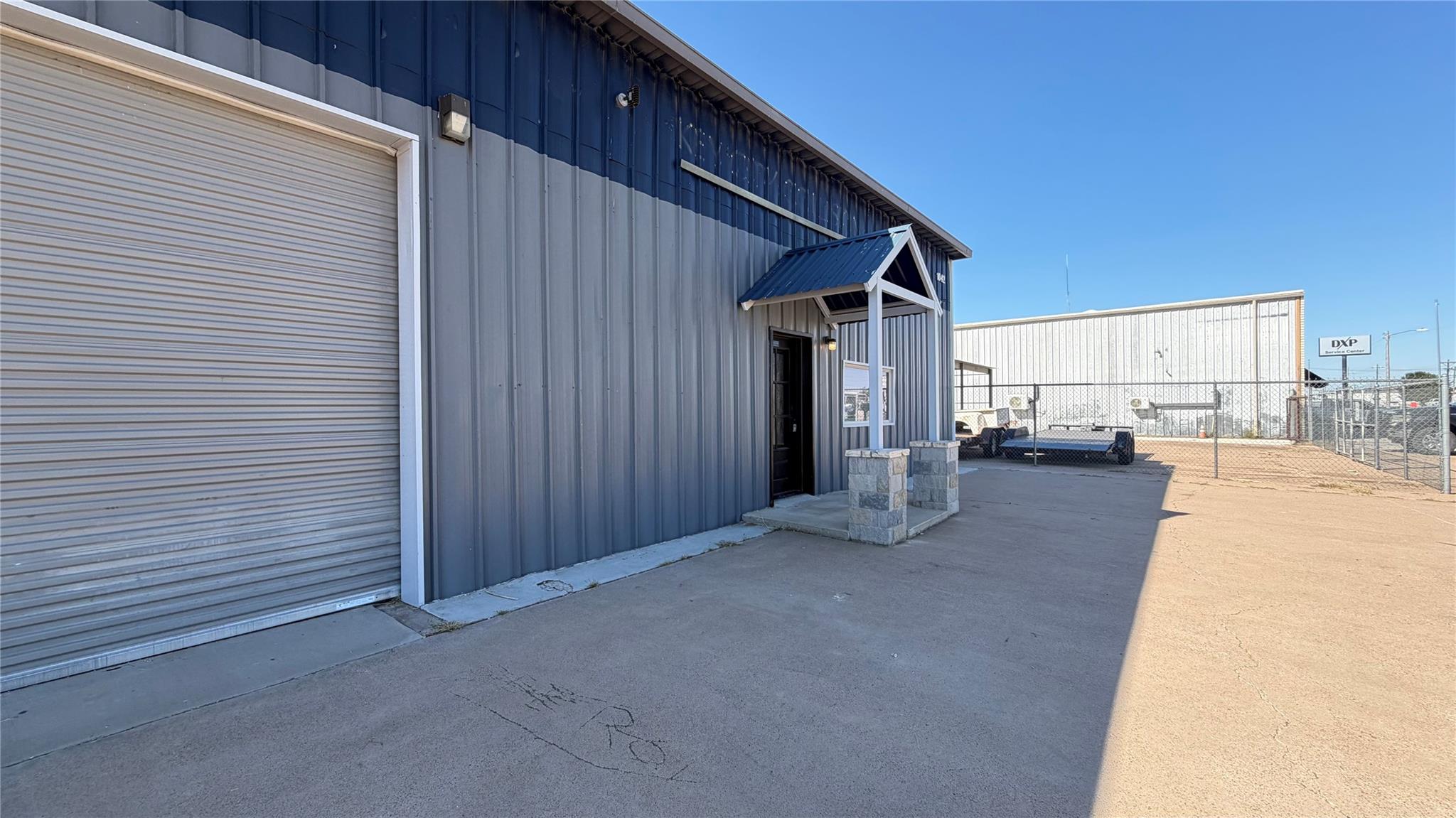 main property photo 11