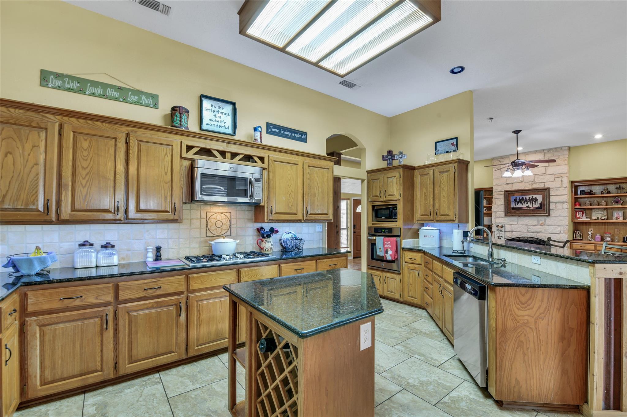 main property photo 13