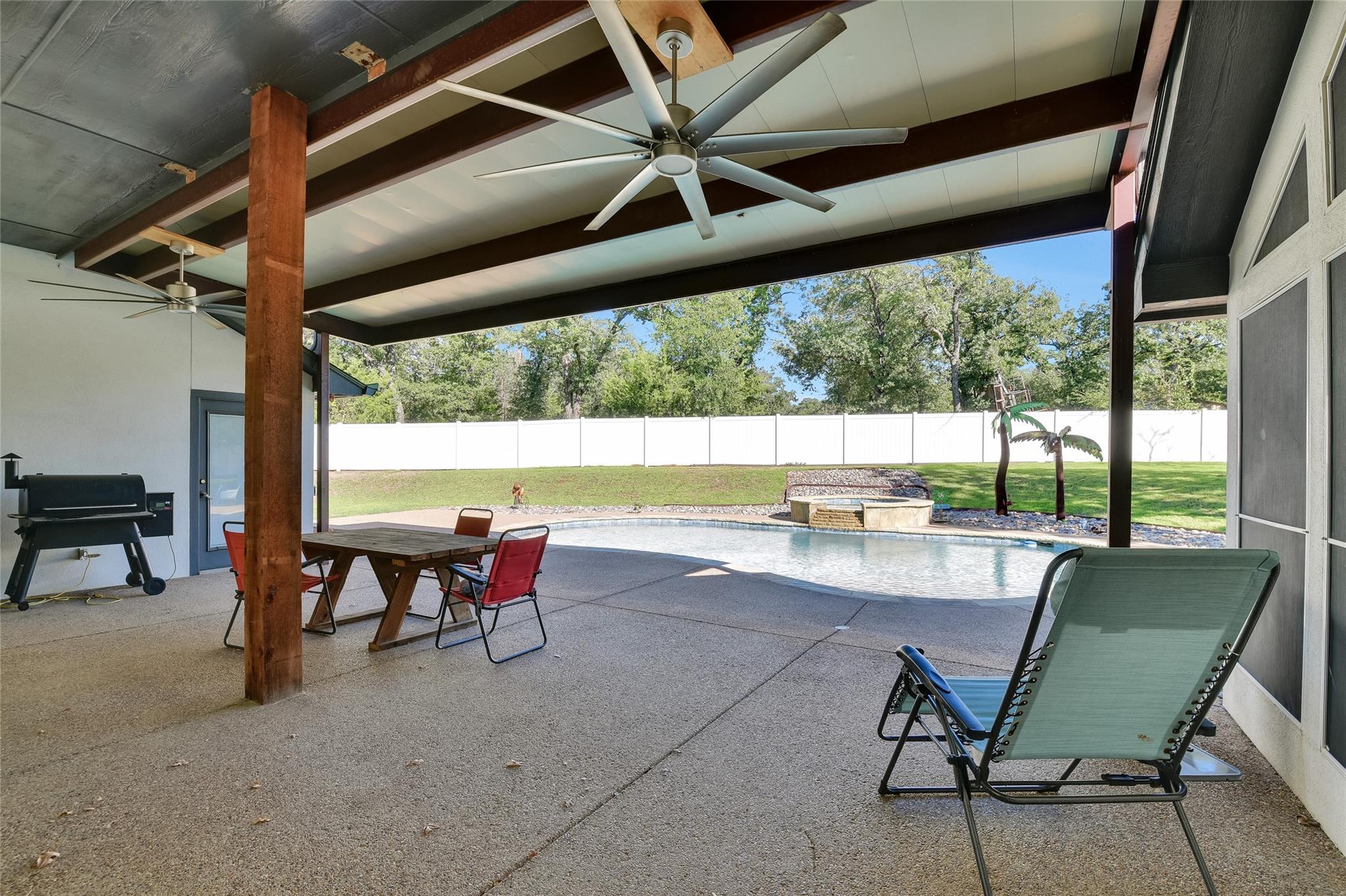 main property photo 33