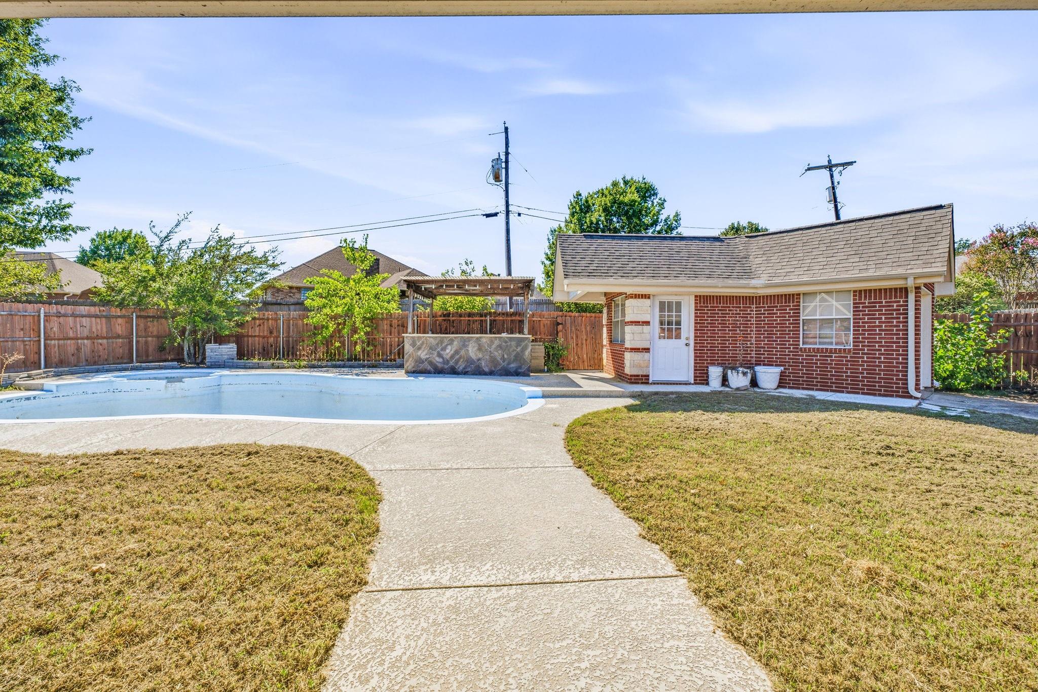 main property photo 21