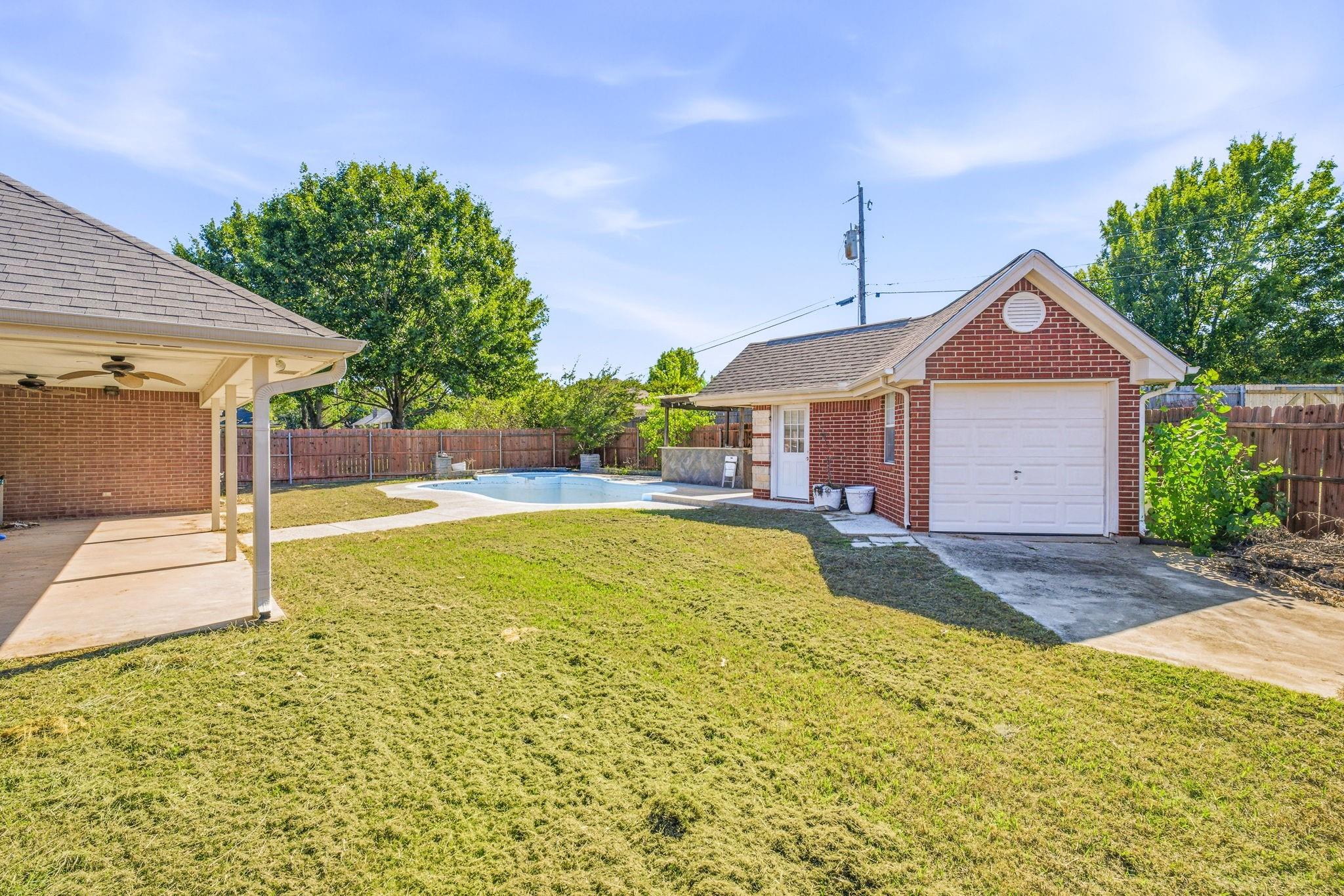 main property photo 24