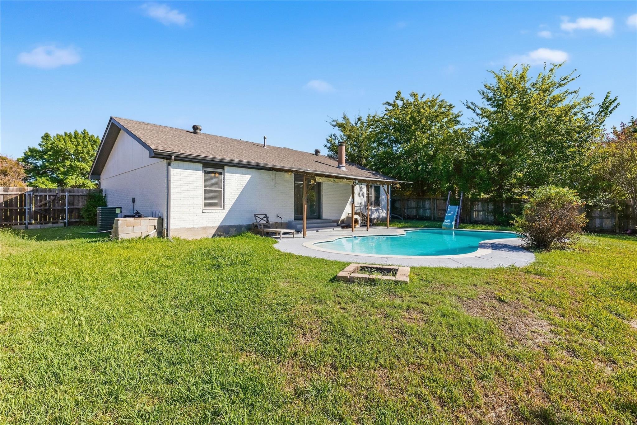 main property photo 11