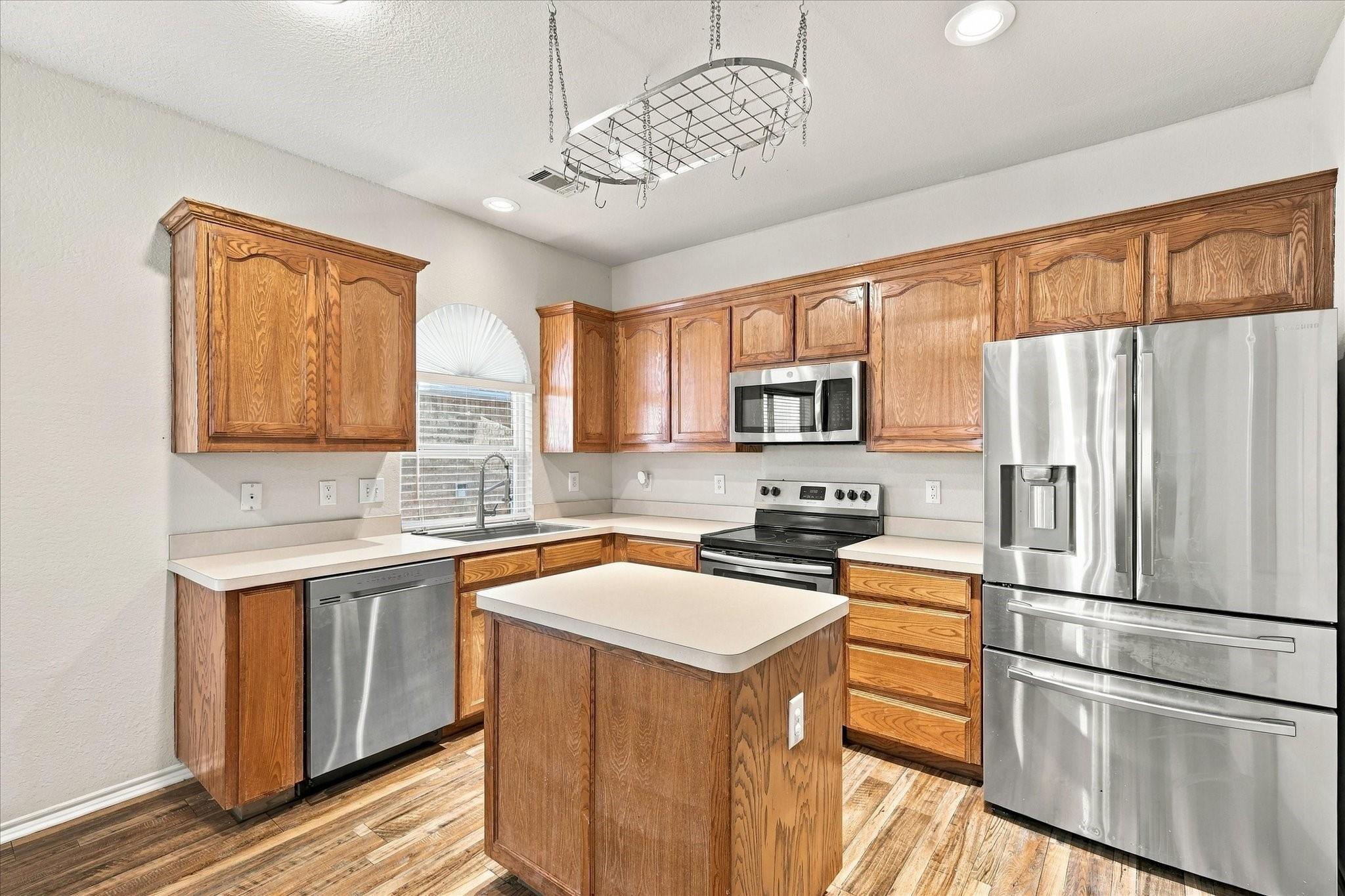 main property photo 6