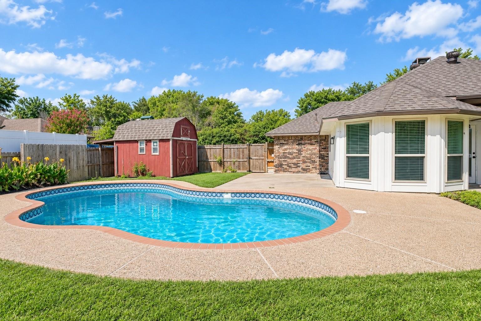 main property photo 24