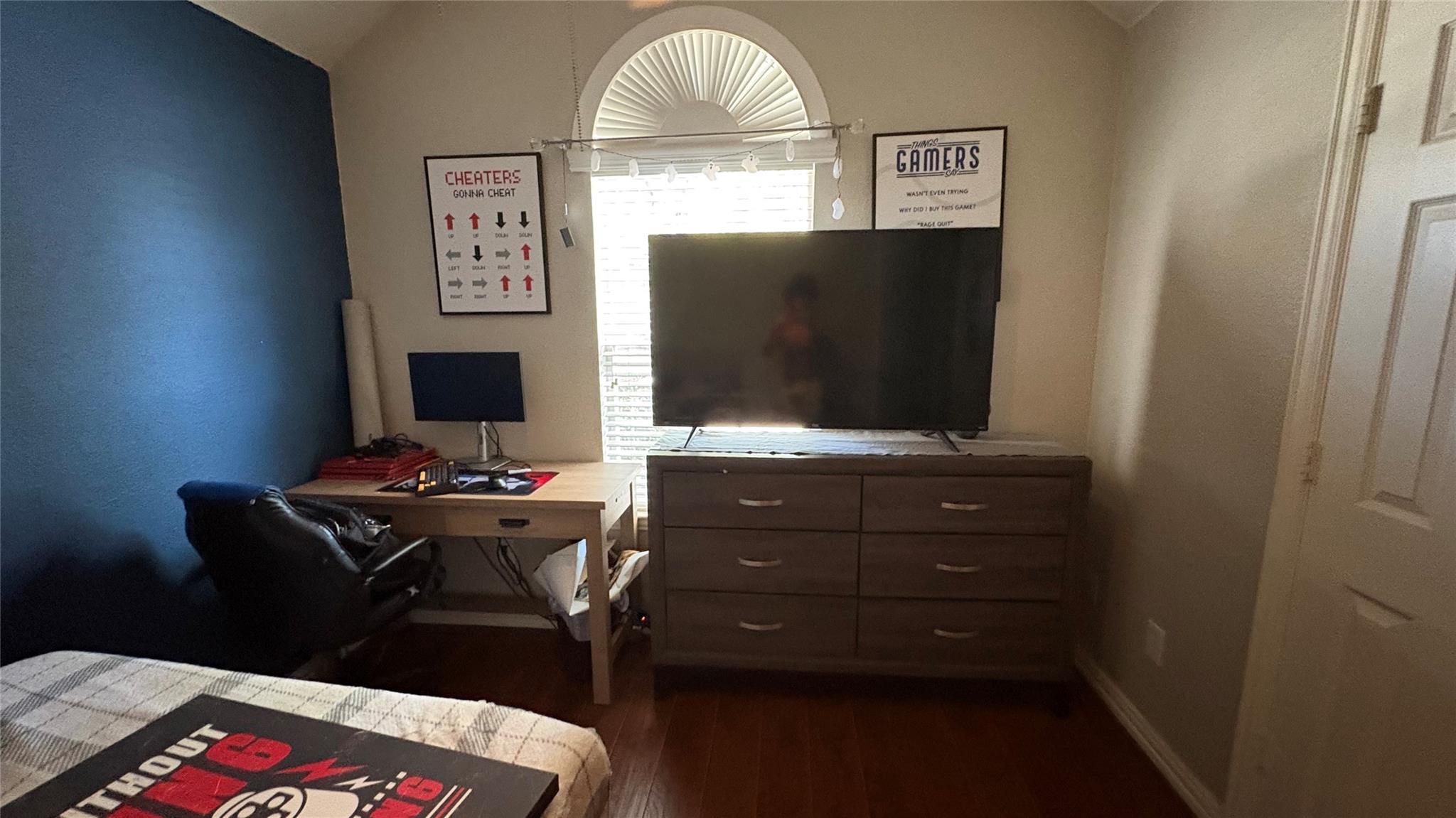main property photo 22