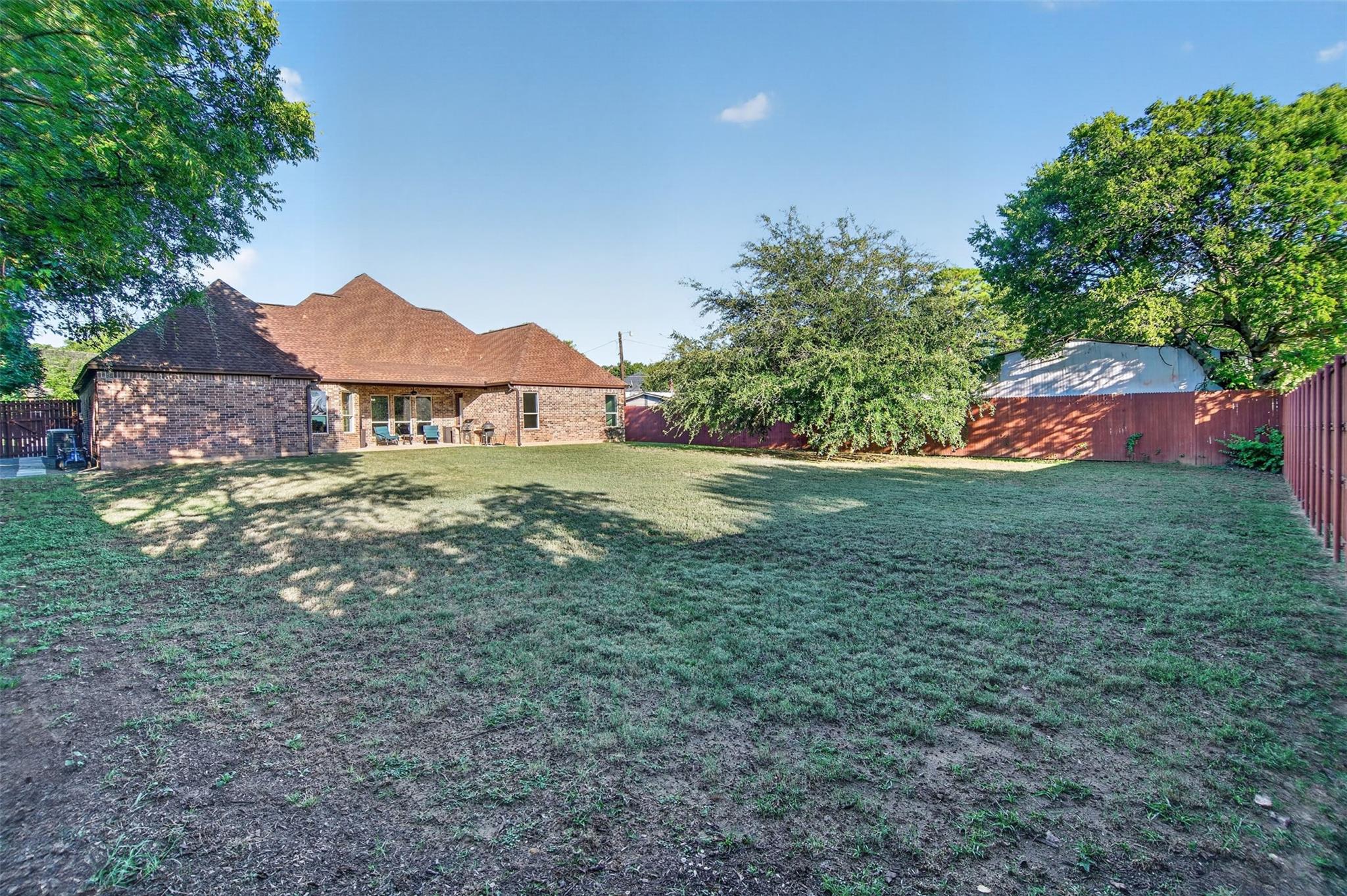 main property photo 39