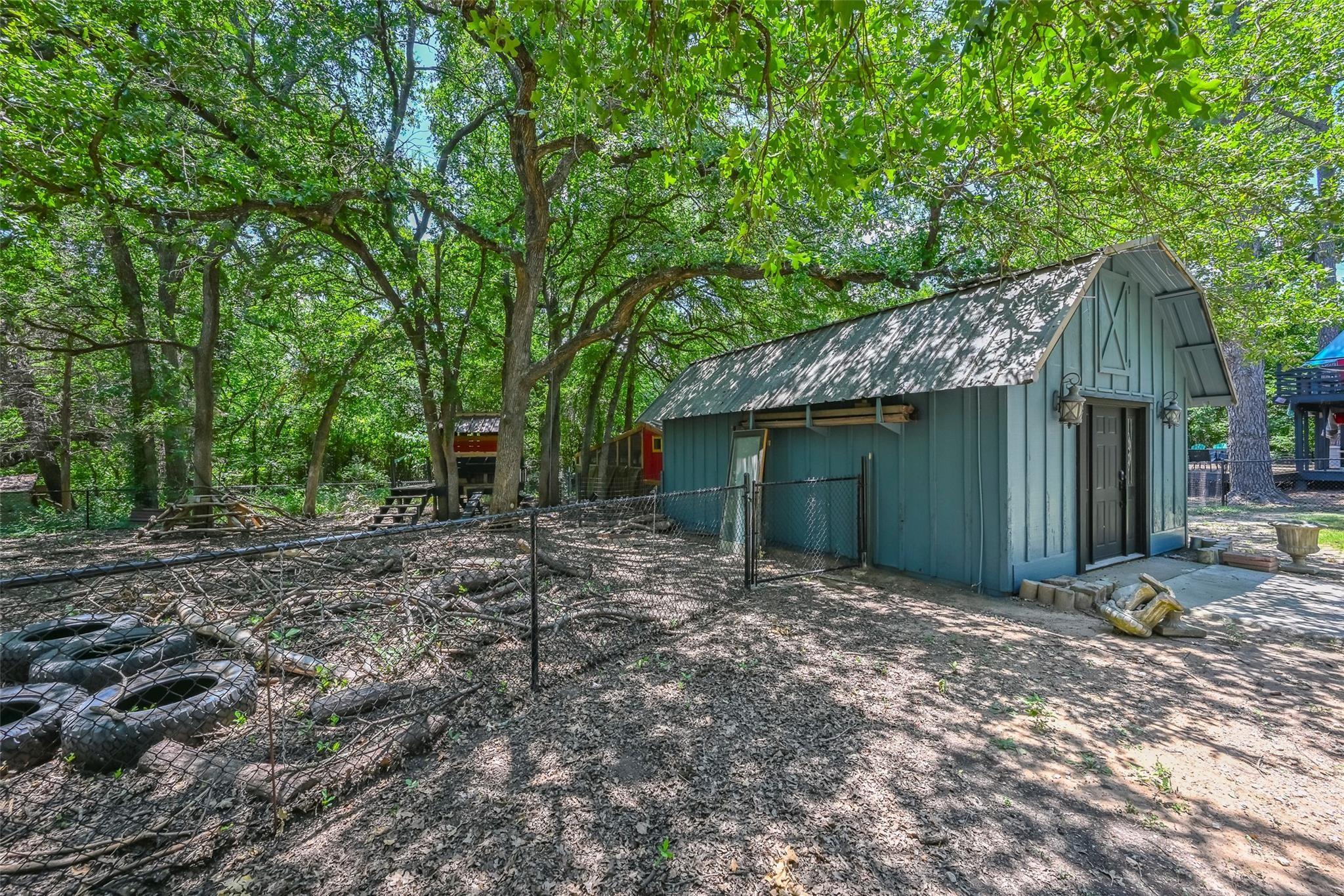main property photo 19