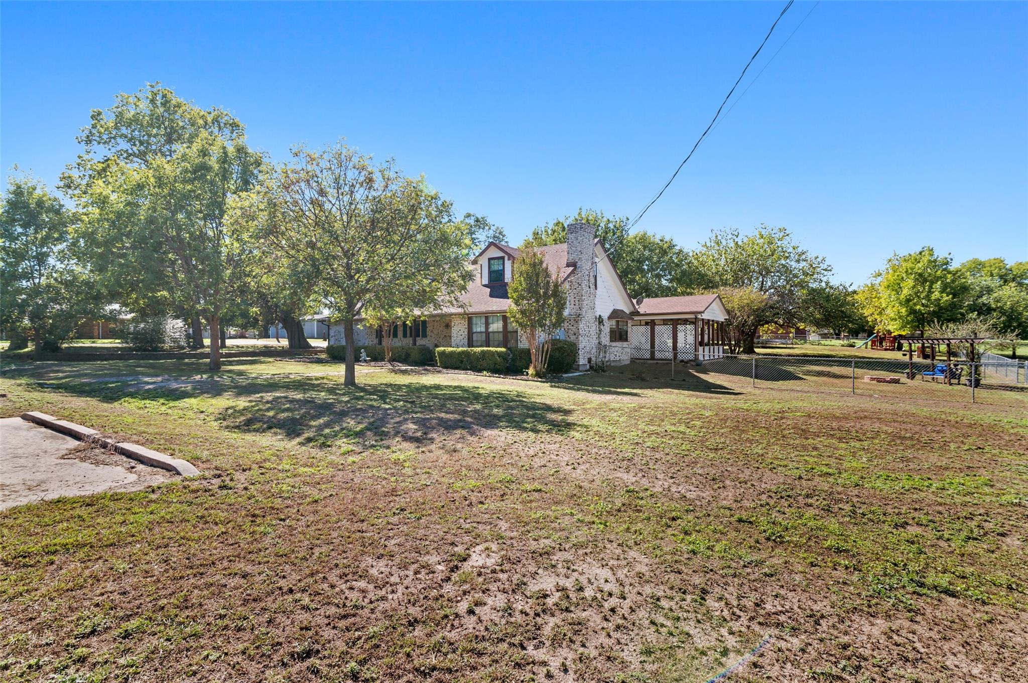 main property photo 6