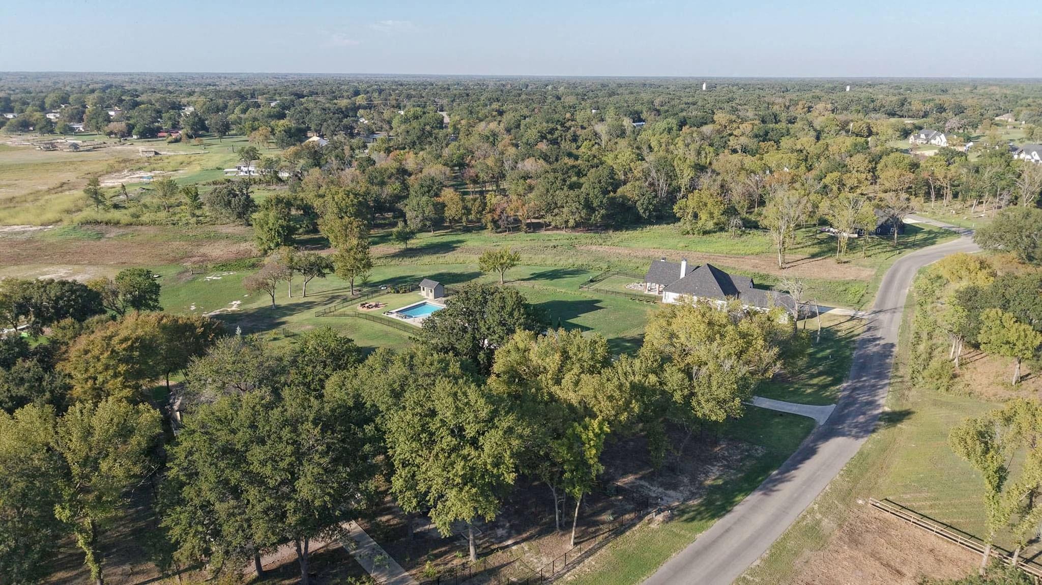 main property photo 14