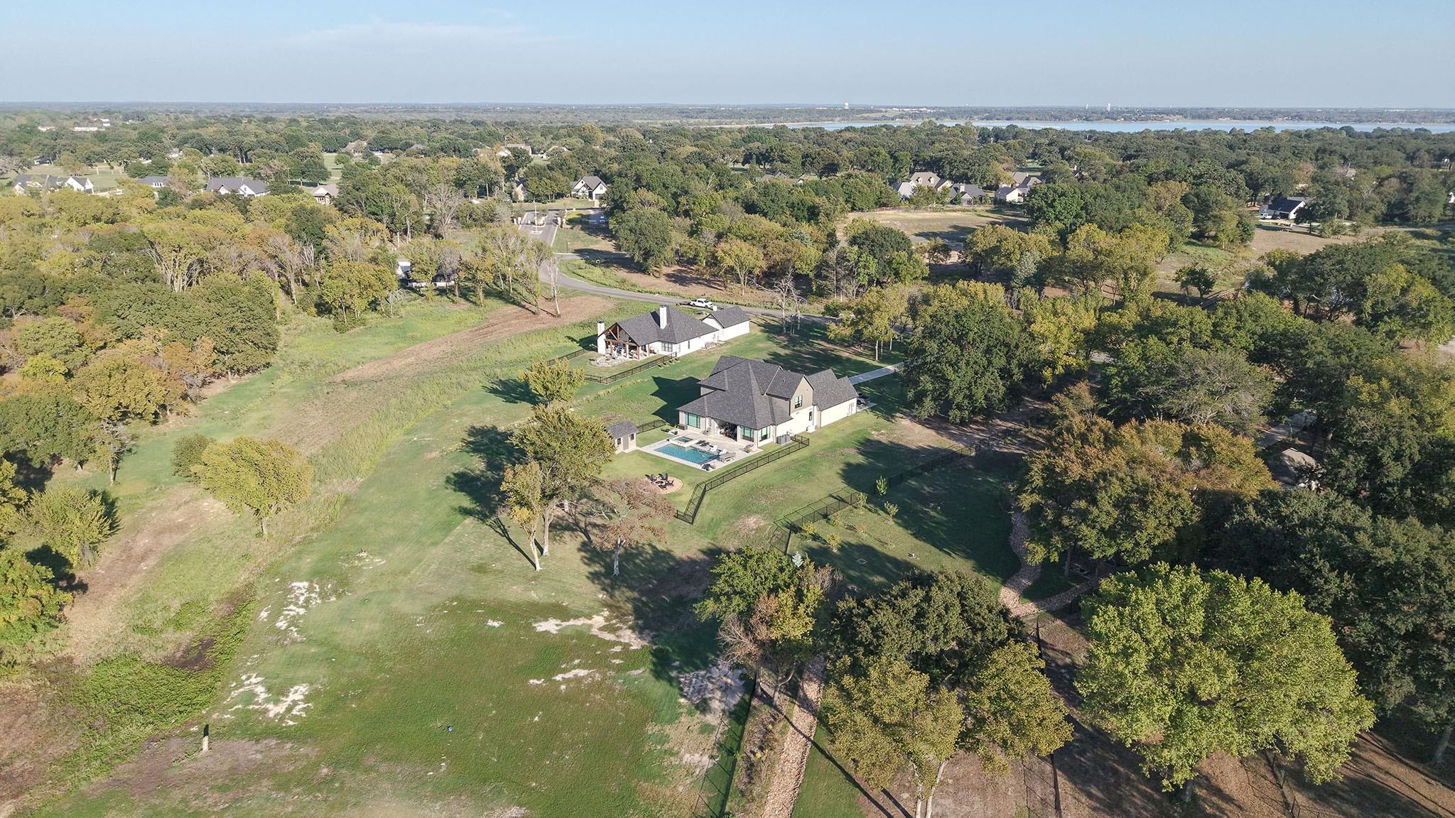 main property photo 16